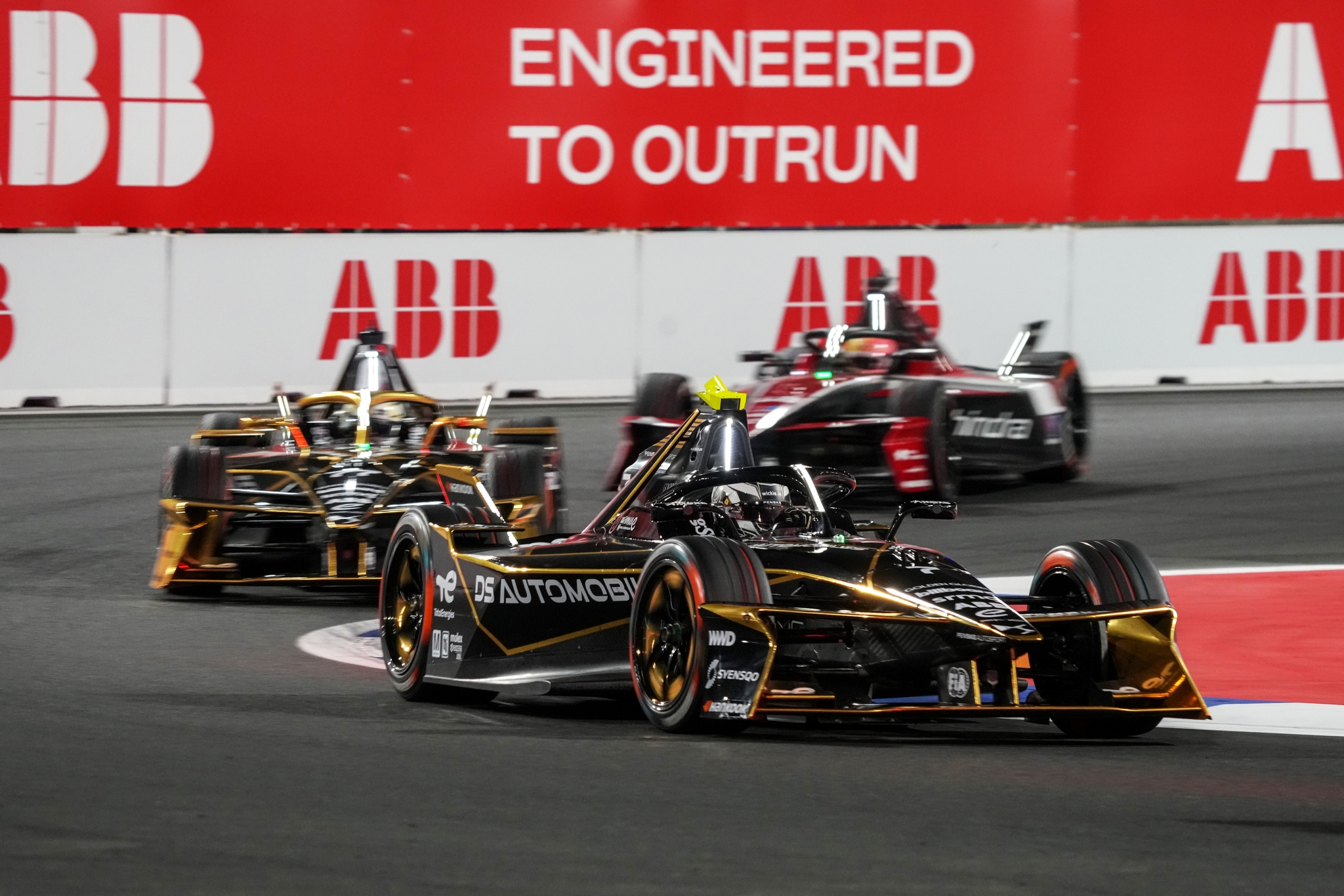 JEDDAH, SAUDI ARABIA - FEBRUARY 13: Maximilian Gunther de Alemania conduciendo el DS Penske DS E-Tense FE25 (No. 7) en pista durante el Jeddah E-Prix, Round 4 of the 2026 FIA Formula E World Championship en el Circuito de la Corniche de Jeddah el 13 de febrero de 2026 en Jeddah, Arabia Saudita. (Foto: Jed Leicester/LAT Images)