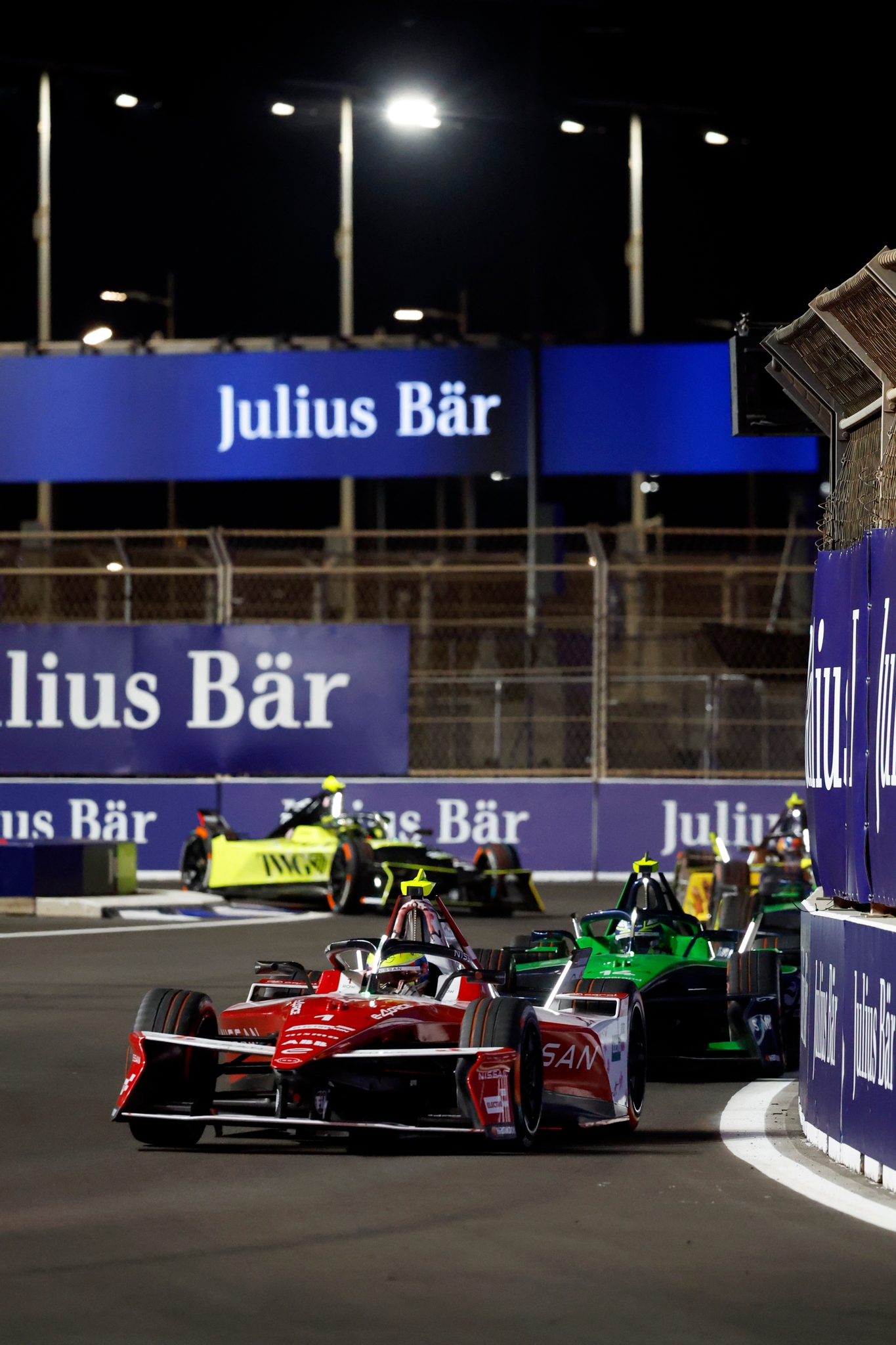 JEDDAH, SAUDI ARABIA - FEBRUARY 13: Oliver Rowly el equipo de Gran Bretaña conduciendo el Nissan Formula E Nissan e-4ORCE 05 (No. 1) en pista durante el Jeddah E-Prix, Round 4 of the 2026 FIA Formula E World Championship en el Circuito de la Corniche de Jeddah el 13 de febrero de 2026 en Jeddah, Arabia Saudita. (Foto: Jordan McKean/LAT Images)
