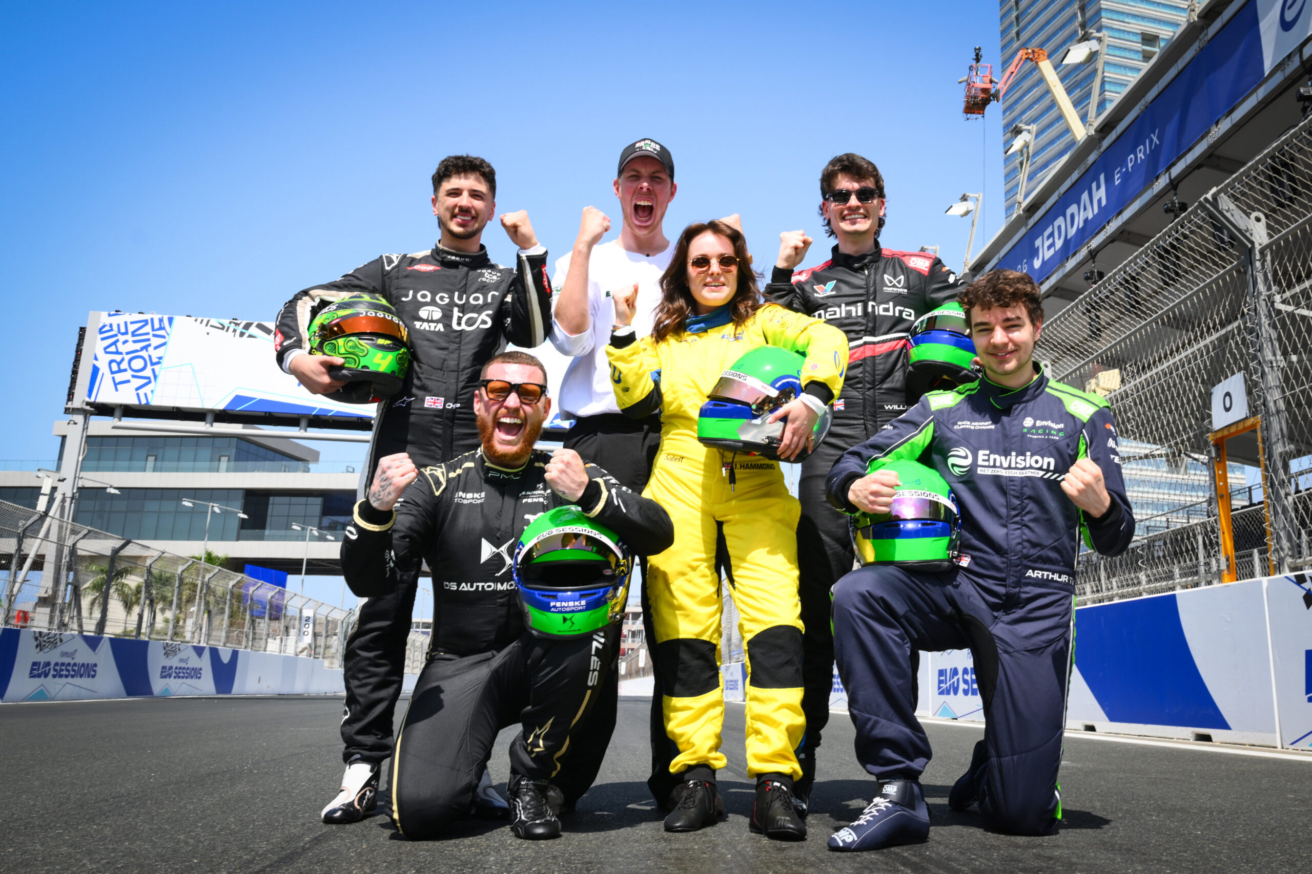 Equipo Señor Frogs en Jeddah