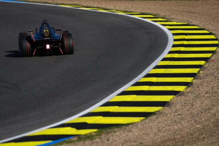 Photo by Jed Leicester/LAT Images