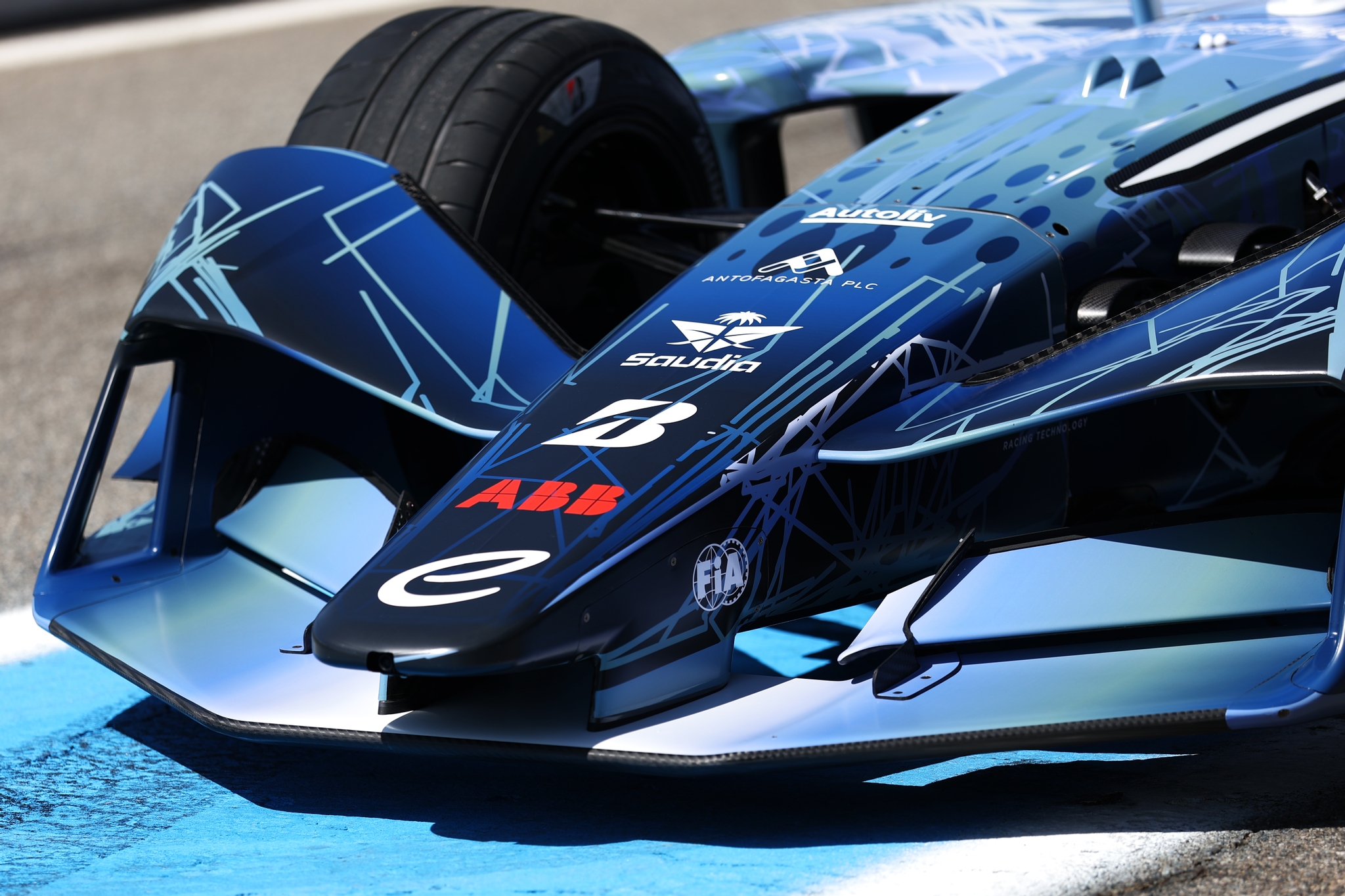 LE CASTELLET, FRANCIA - 21 DE ABRIL: Una vista detallada del alerón delantero del auto GEN4 de Fórmula E durante el lanzamiento de Fórmula E GEN4 en el Circuito Paul Ricard el 21 de abril de 2026 en Le Castellet, Francia. (Foto de Simon Galloway/LAT Images) (Foto: Simon Galloway/LAT Images)