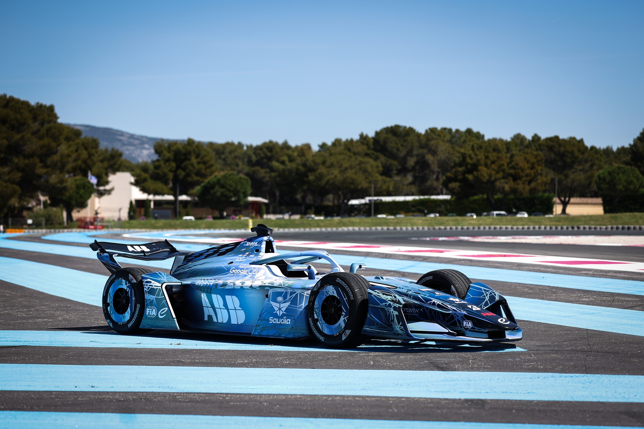 LE CASTELLET, FRANCIA - 21 DE ABRIL: Una vista general del auto GEN4 de Fórmula E durante el lanzamiento de Fórmula E GEN4 en el Circuito Paul Ricard el 21 de abril de 2026 en Le Castellet, Francia. (Foto de Simon Galloway/LAT Images) (Foto: Simon Galloway/LAT Images)