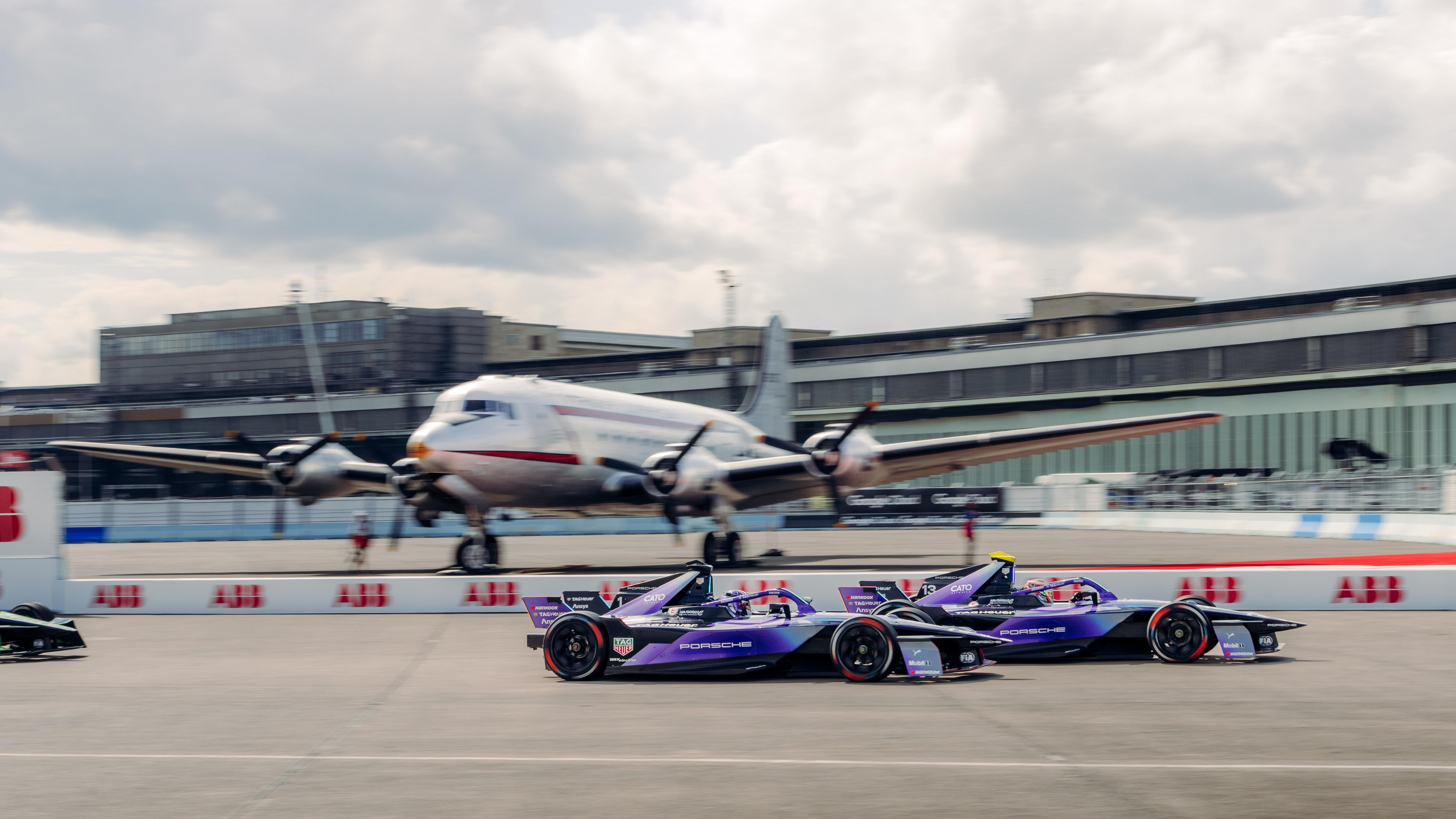 Pascal Wehrlein, António Félix da Costa, TAG Heuer Porsche Formula E Team, Porsche 99X Electric (#1, #13), Berlin E-Prix, ABB FIA Formula E World Championship, 2025 (Fotos: Porsche AG)