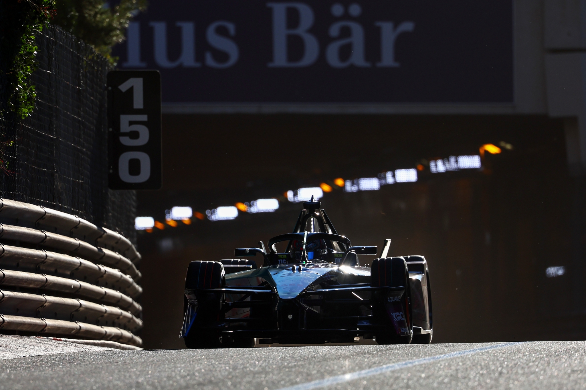MONTE-CARLO, MÓNACO - 16 DE MAYO: Dan Ticktum de Gran Bretaña pilotando el (33) CUPRA KIRO Porsche 9
