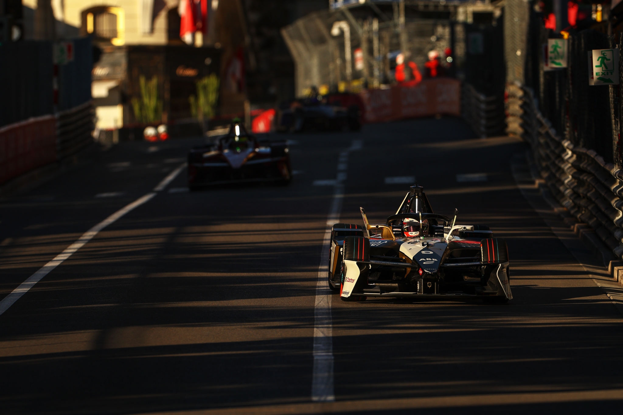 MONTE-CARLO, MÓNACO - 16 DE MAYO: Mitch Evans de Nueva Zelanda pilotando el (9) Jaguar TCS Racing Ja