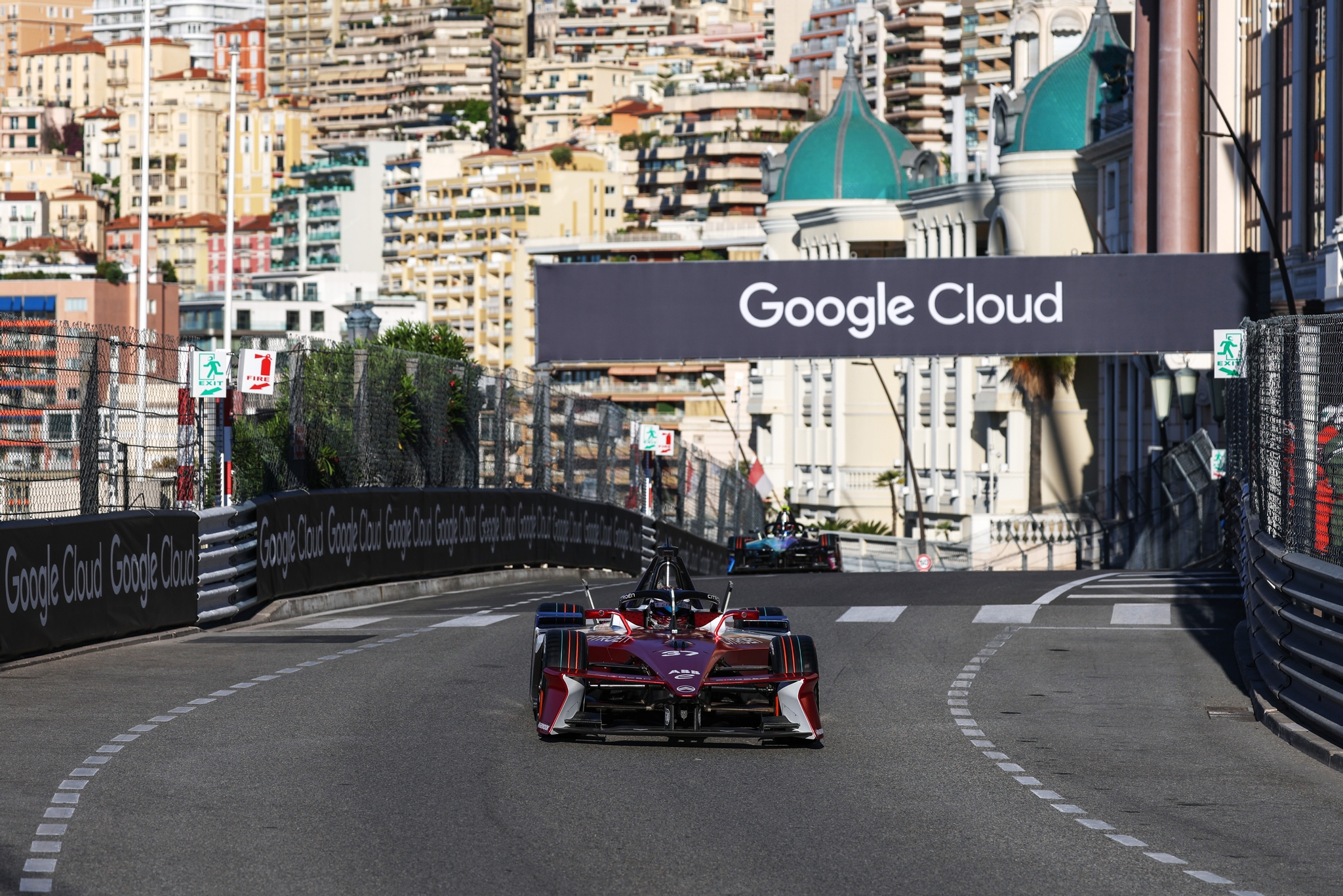 MONTE-CARLO, MÓNACO - 16 DE MAYO: Nick Cassidy de Nueva Zelanda pilotando el (37) Citroen Racing e-C
