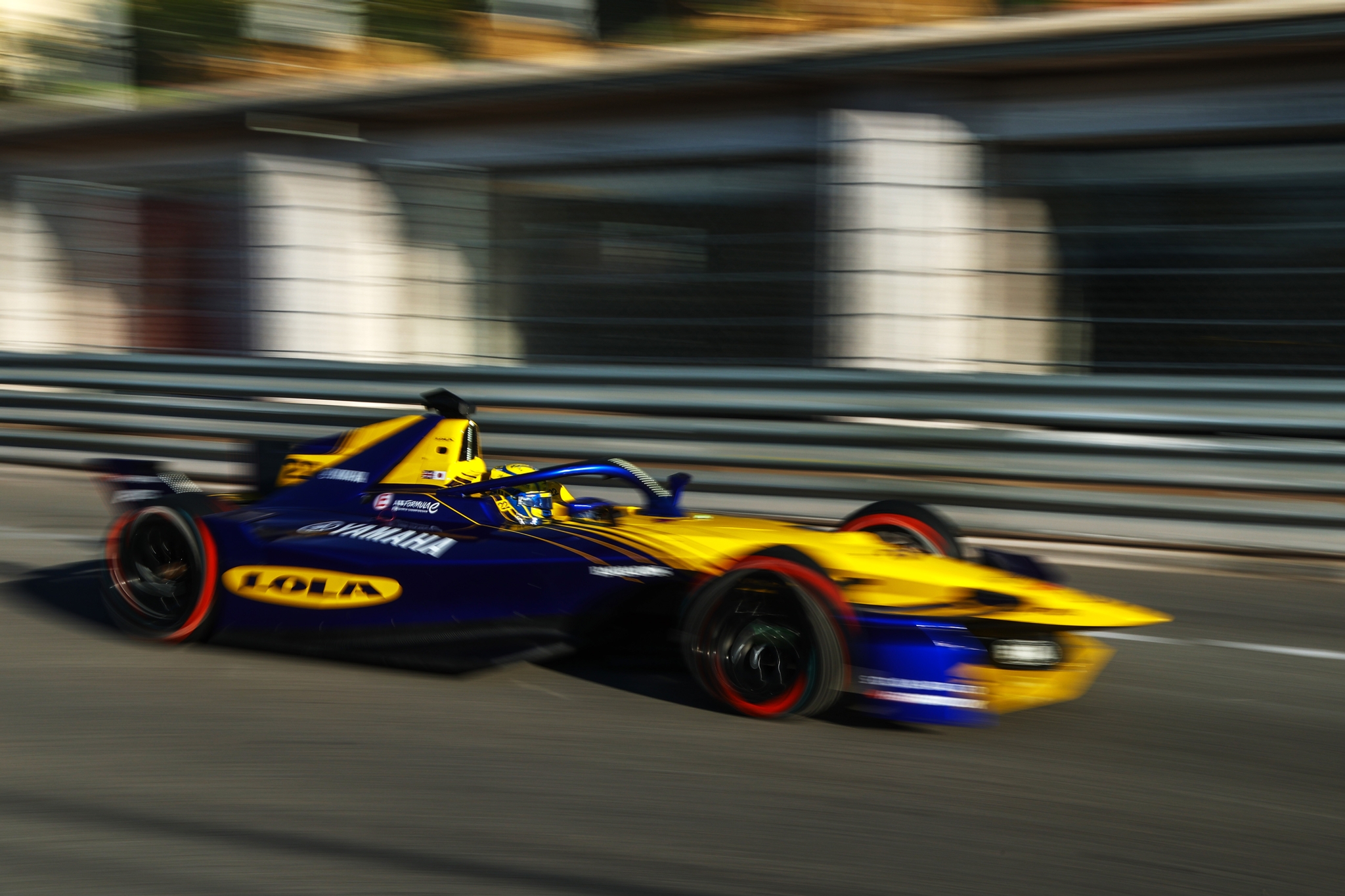 MONTE-CARLO, MÓNACO - 16 DE MAYO: Zane Maloney de Barbados pilotando el (22) Lola Yamaha ABT Formula