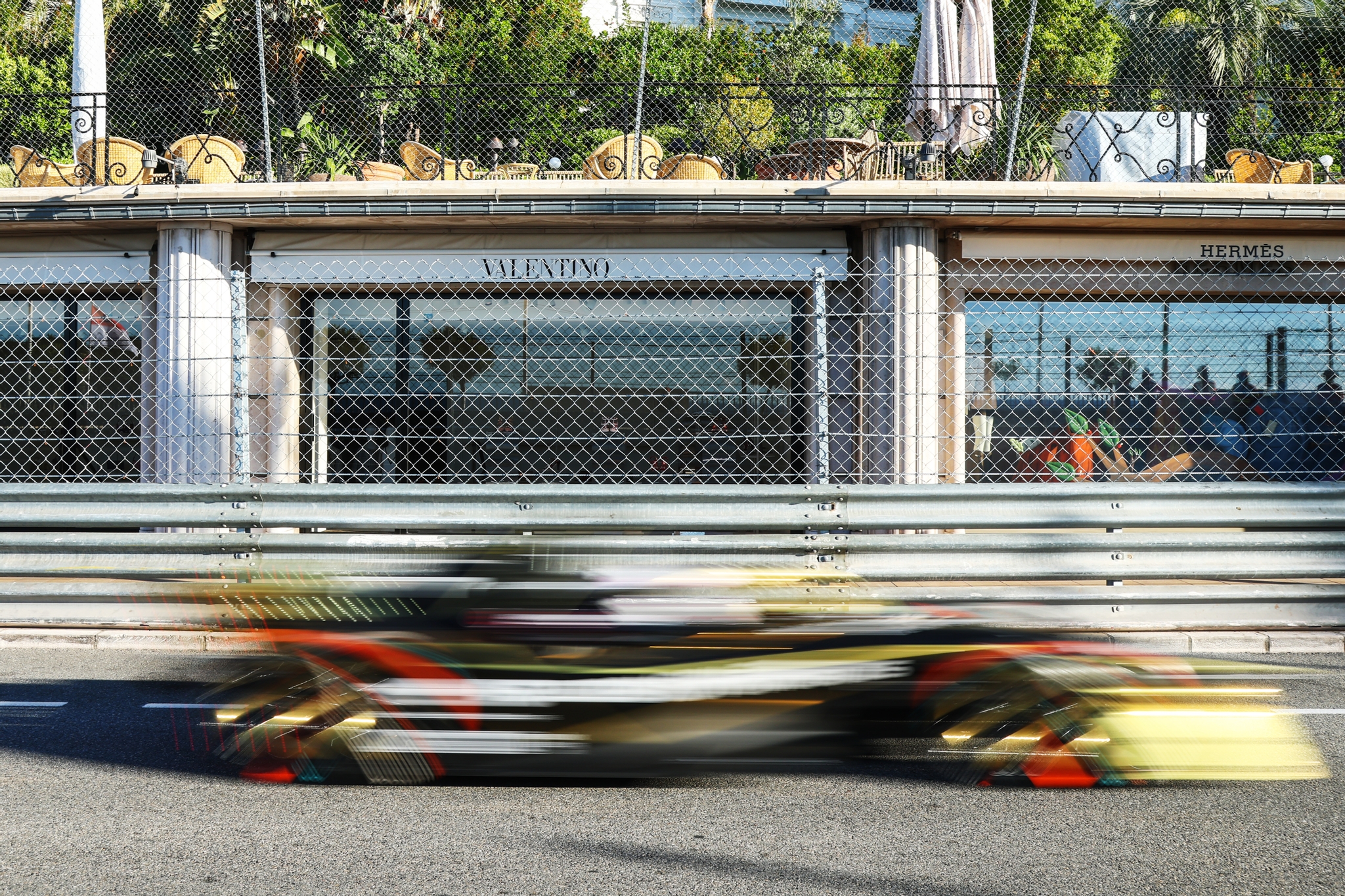 MONTE-CARLO, MÓNACO - 16 DE MAYO: Taylor Barnard de Gran Bretaña pilotando el (77) DS Penske DS E-Te