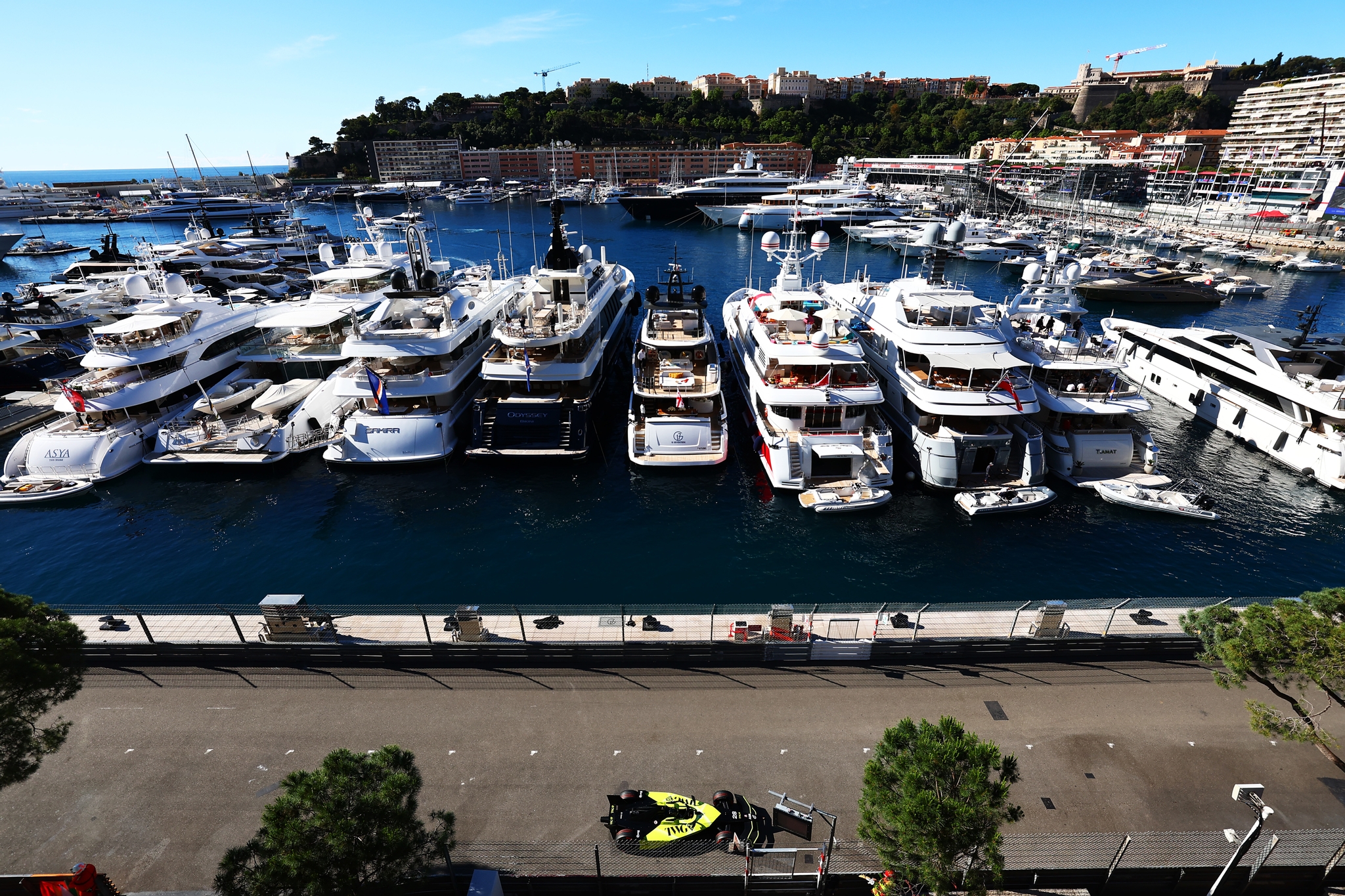 MONTE-CARLO, MÓNACO - 16 DE MAYO: Felipe Drugovich de Brasil pilotando el (28) Andretti Formula E Po