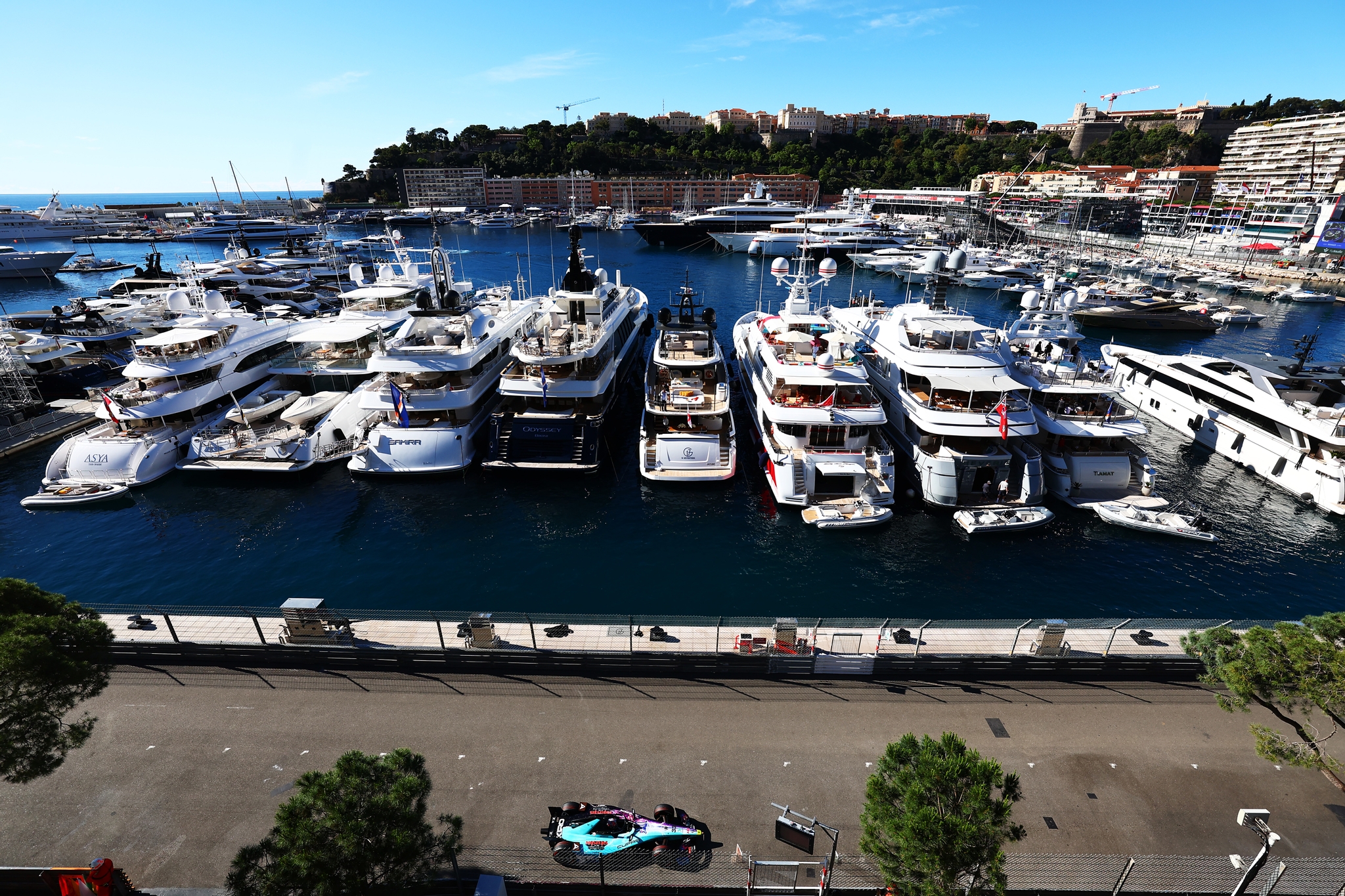 MONTE-CARLO, MÓNACO - 16 DE MAYO: Dan Ticktum de Gran Bretaña pilotando el (33) CUPRA KIRO Porsche 9