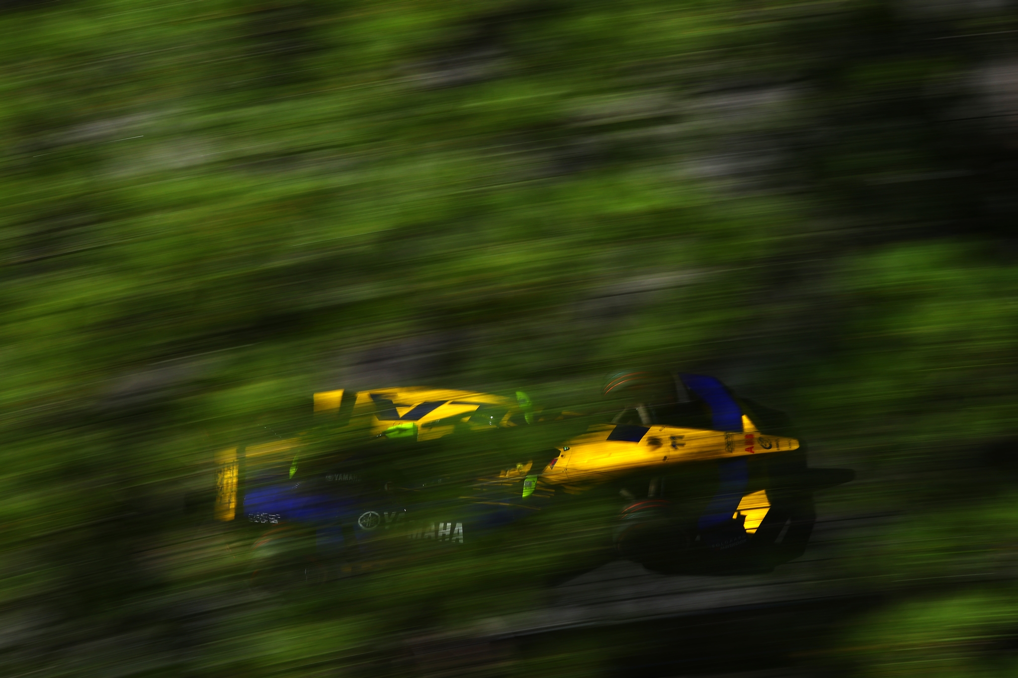 MONTE-CARLO, MÓNACO - 16 DE MAYO: Lucas di Grassi de Brasil pilotando el (11) Lola Yamaha ABT Formul