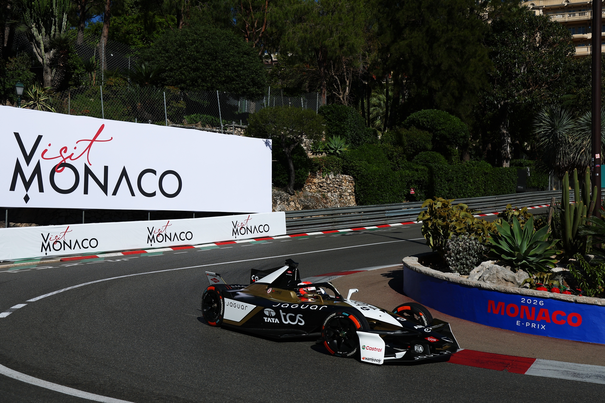 MONTE-CARLO, MÓNACO - 16 DE MAYO: Mitch Evans de Nueva Zelanda pilotando el (9) Jaguar TCS Racing Ja