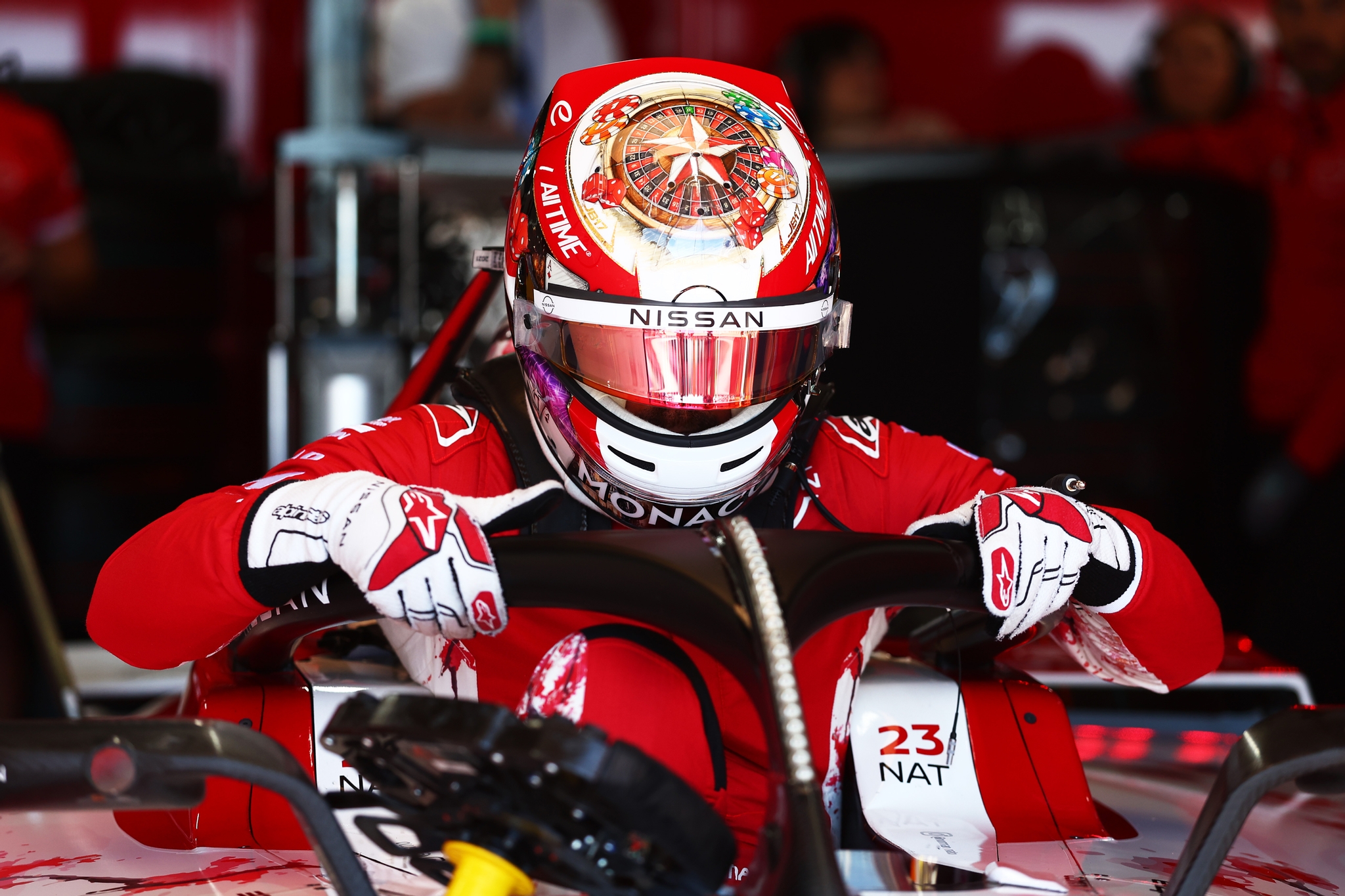 MONTE-CARLO, MÓNACO - 16 DE MAYO: Norman Nato de Francia and Nissan Formula E Team prepares to drive