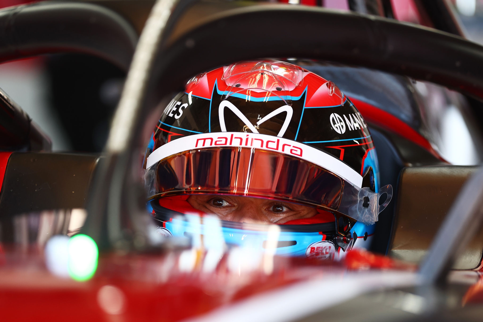 MONTE-CARLO, MÓNACO - 16 DE MAYO: Nyck de Vries de los Países Bajos and Mahindra Racing looks on in 