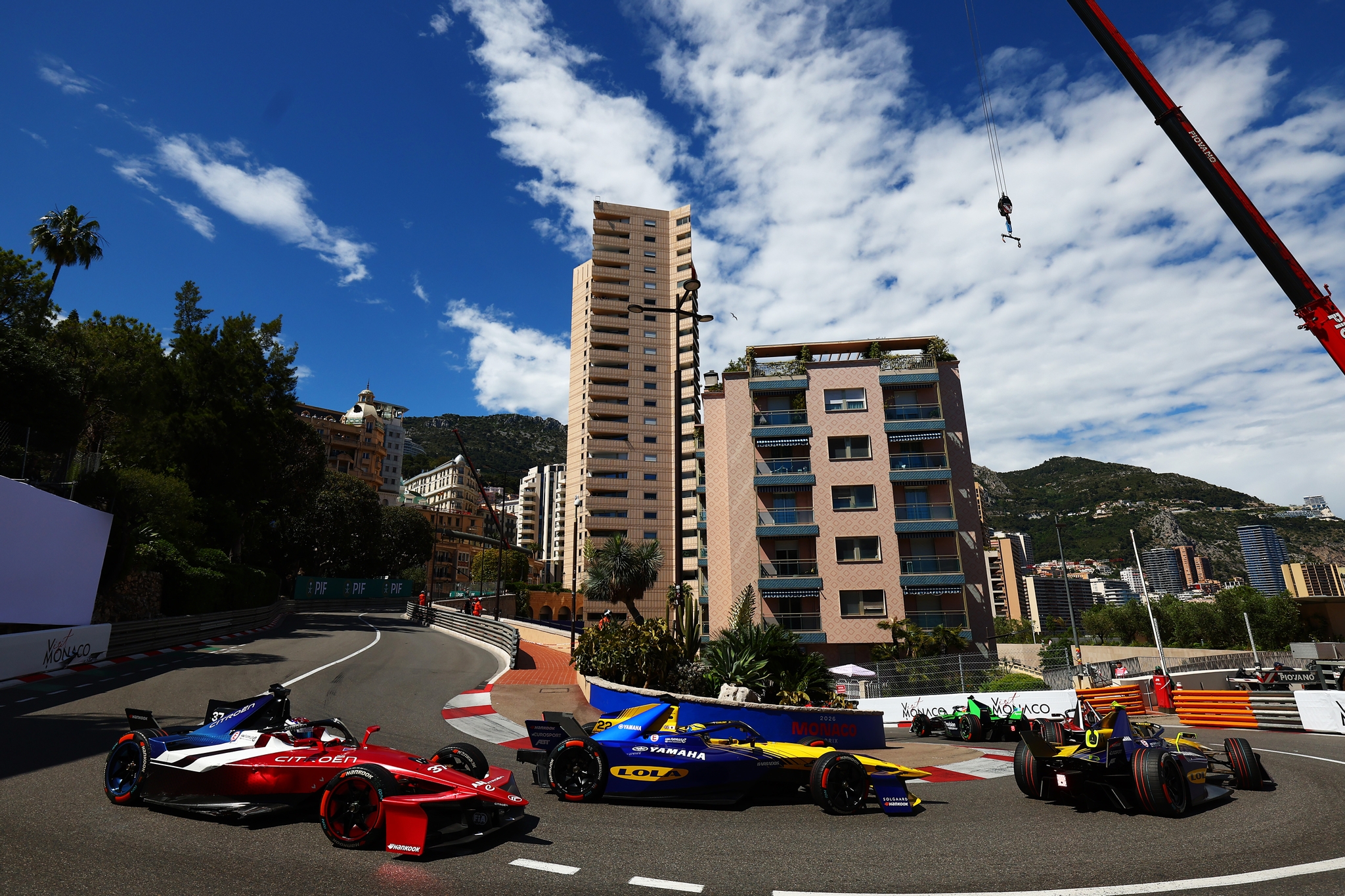 MONTE-CARLO, MÓNACO - 16 DE MAYO: Zane Maloney de Barbados pilotando el (22) Lola Yamaha ABT Formula