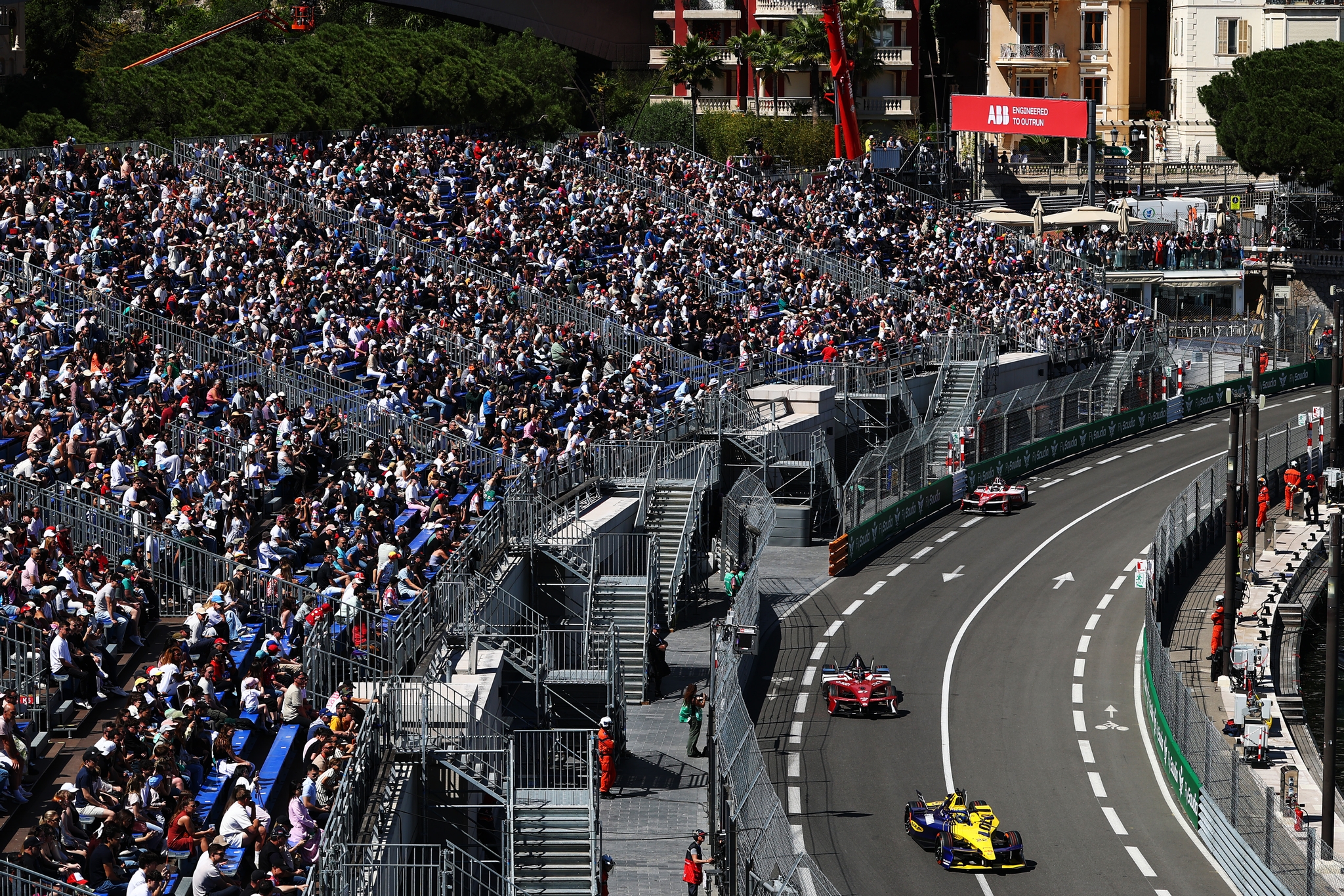 MONTE-CARLO, MÓNACO - 16 DE MAYO: Zane Maloney de Barbados pilotando el (22) Lola Yamaha ABT Formula