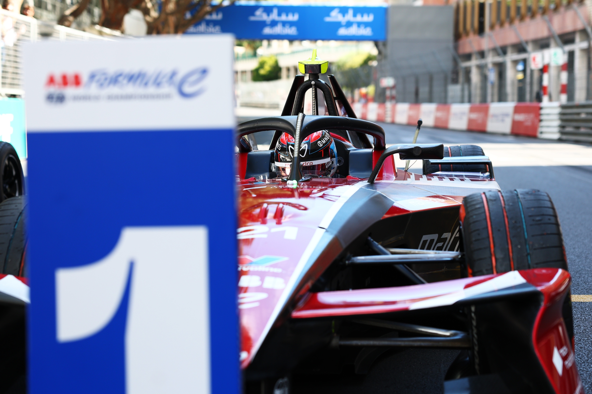 MONTE-CARLO, MÓNACO - 16 DE MAYO: Ganador de la carrera Nyck de Vries de los Países Bajos pilotando 