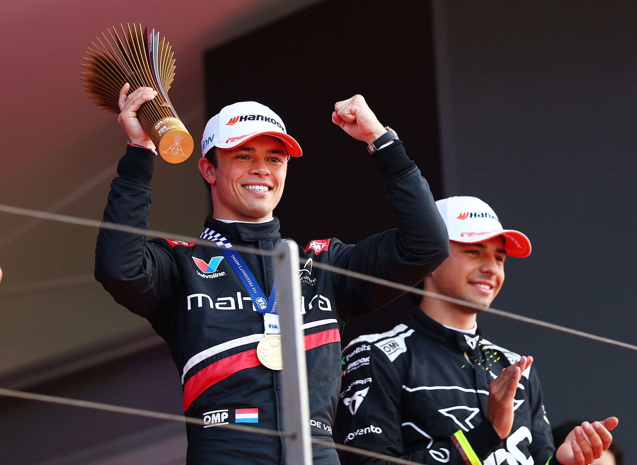 MONTE-CARLO, MÓNACO - 16 DE MAYO: Ganador de la carrera Nyck de Vries de los Países Bajos and Mahind