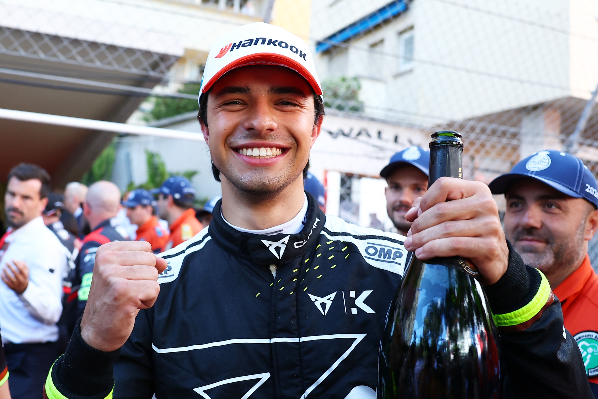 MONTE-CARLO, MÓNACO - 16 DE MAYO: Tercer clasificado Josep Maria Marti de España and CUPRA KIRO cele