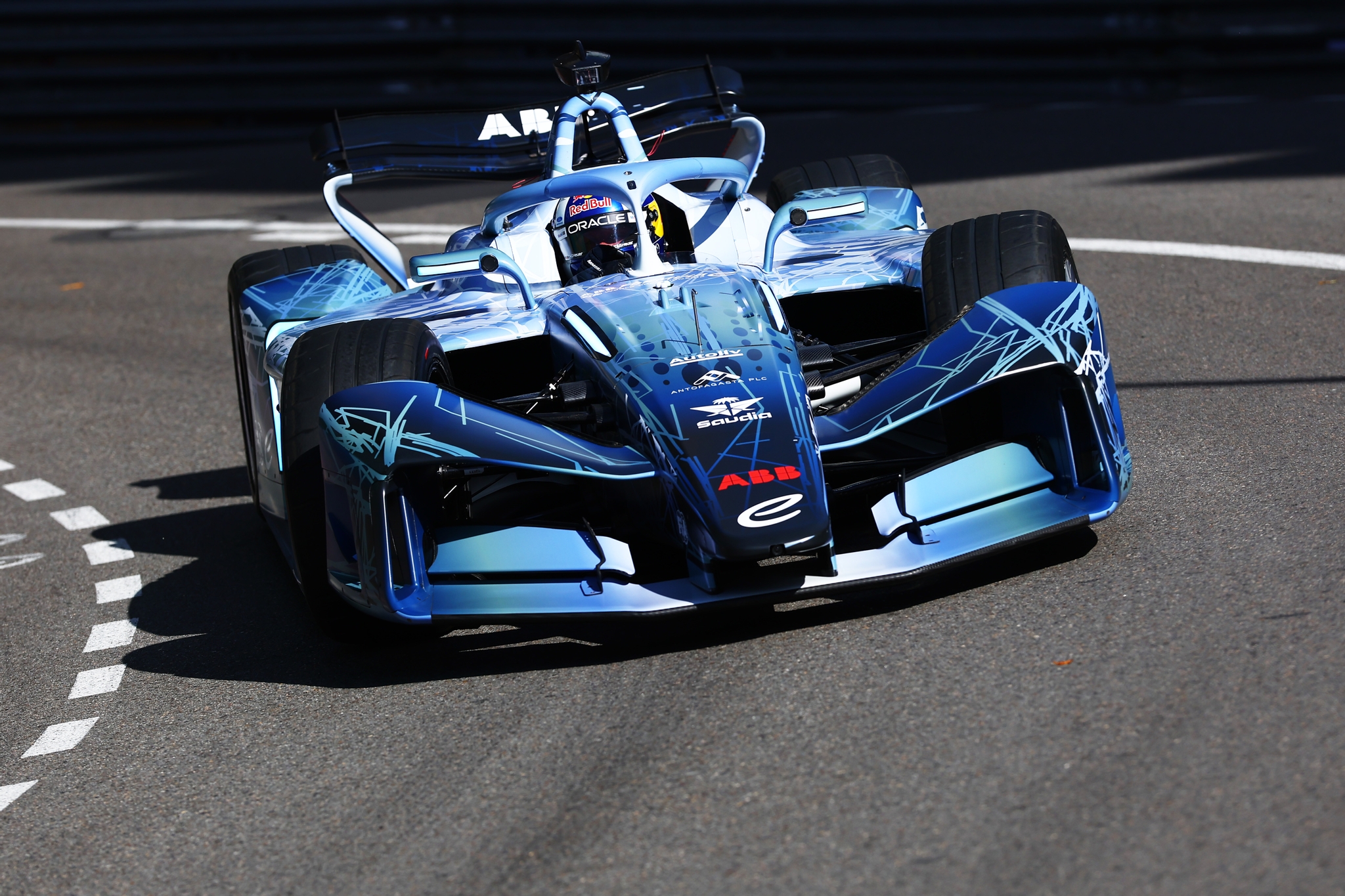 MONTE-CARLO, MONACO - 17 DE MAYO: David Coulthard pilota el GEN4 en pista durante la sesión de entre