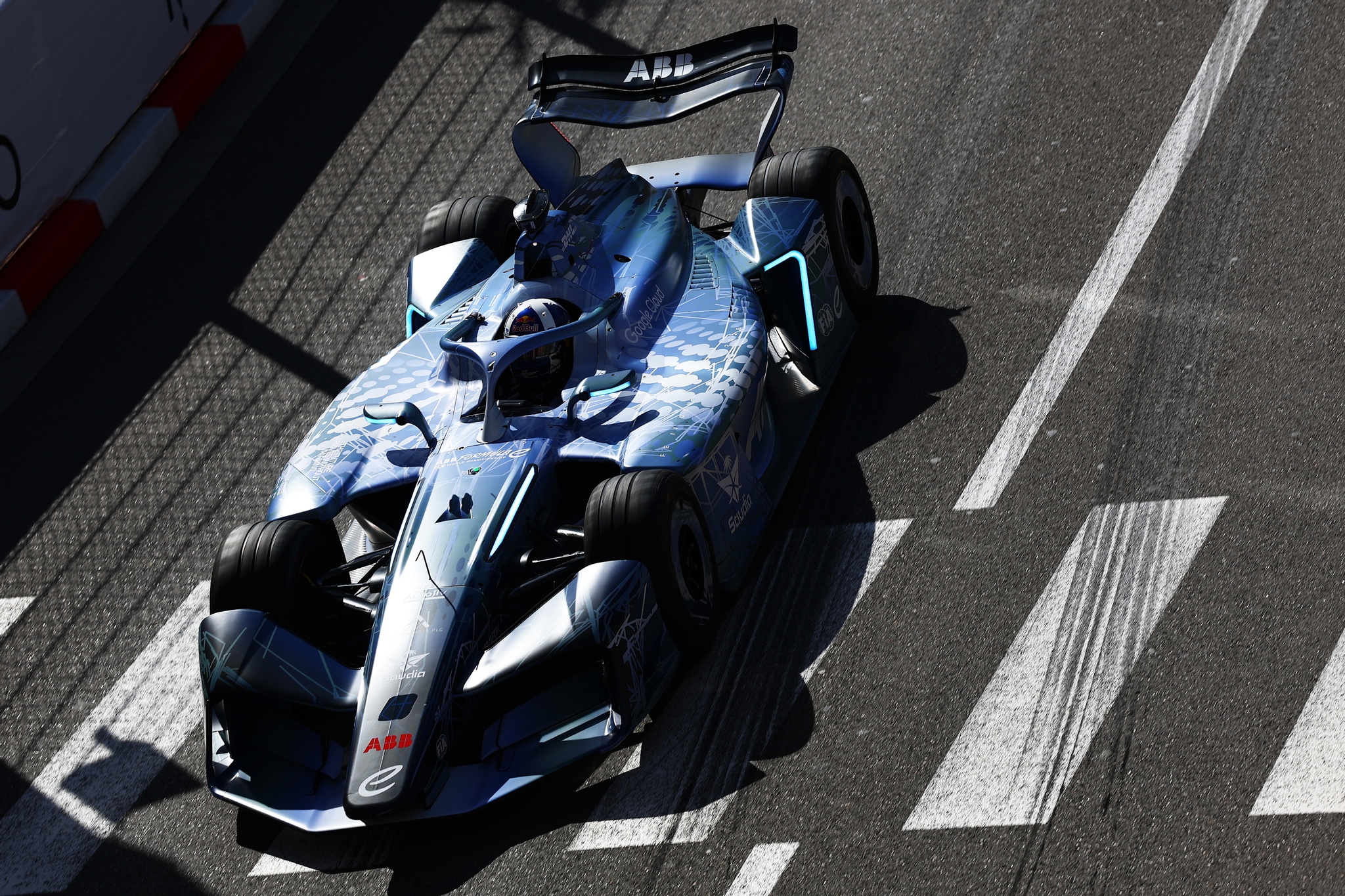 MONTE-CARLO, MONACO - 17 DE MAYO: David Coulthard pilota el GEN4 en pista durante la sesión de entre