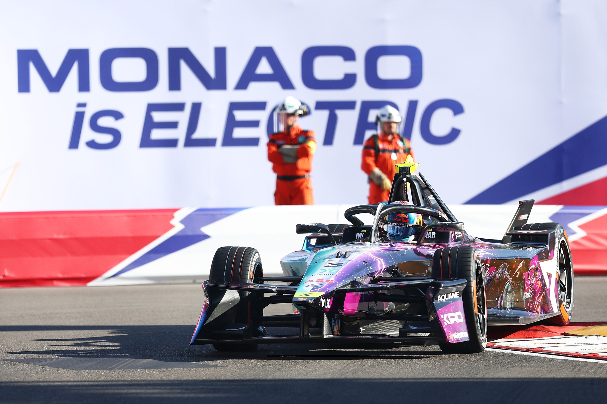 MONTE-CARLO, MONACO - 17 DE MAYO: David Coulthard pilota el GEN4 en pista durante la sesión de entre