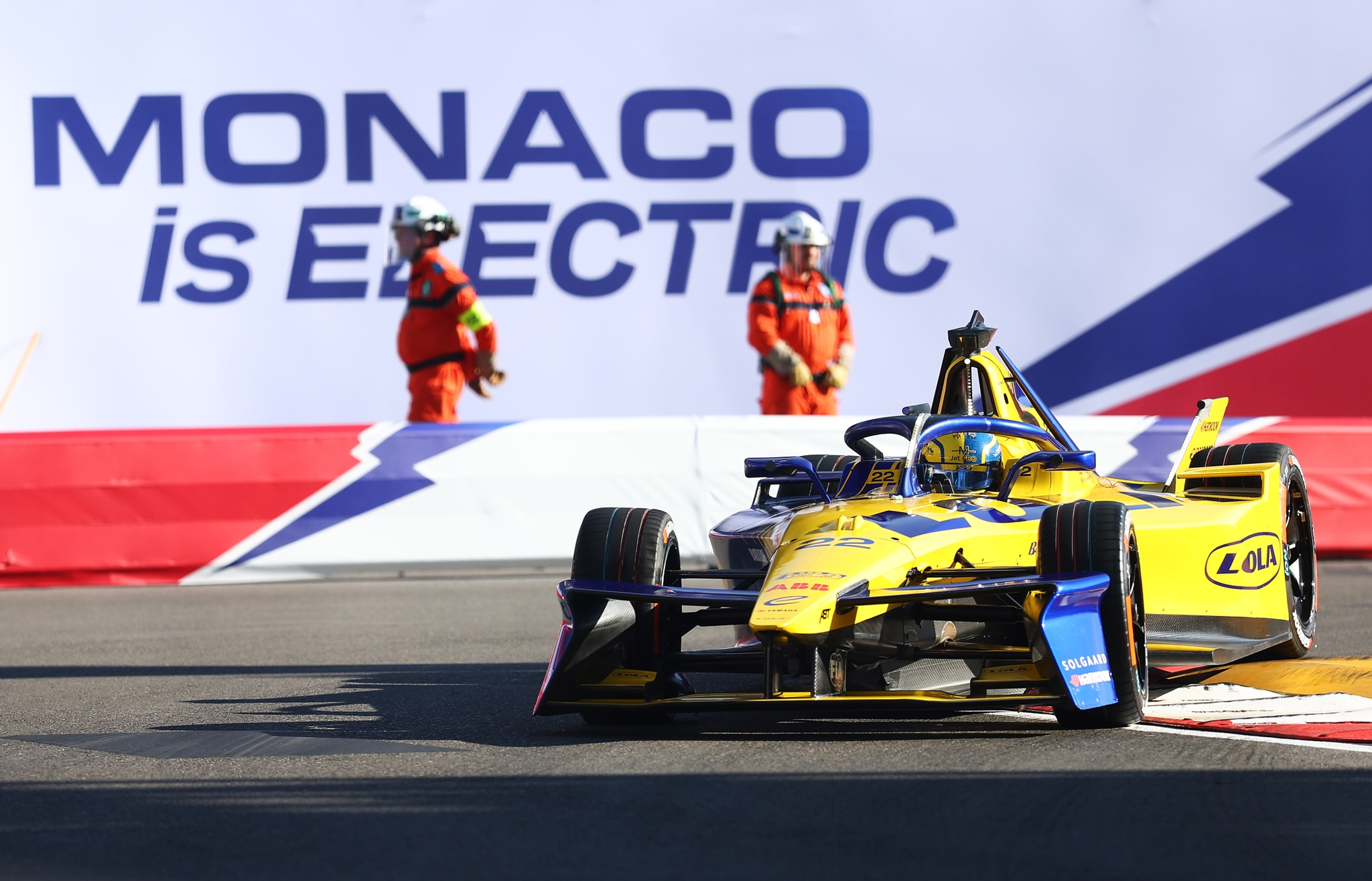 MONTE-CARLO, MONACO - 17 DE MAYO: David Coulthard pilota el GEN4 en pista durante la sesión de entre