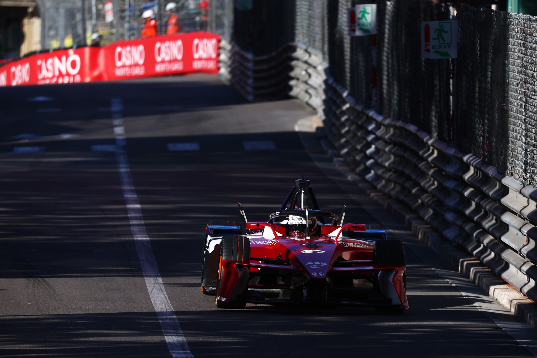 MONTE-CARLO, MONACO - 17 DE MAYO: David Coulthard pilota el GEN4 en pista durante la sesión de entre