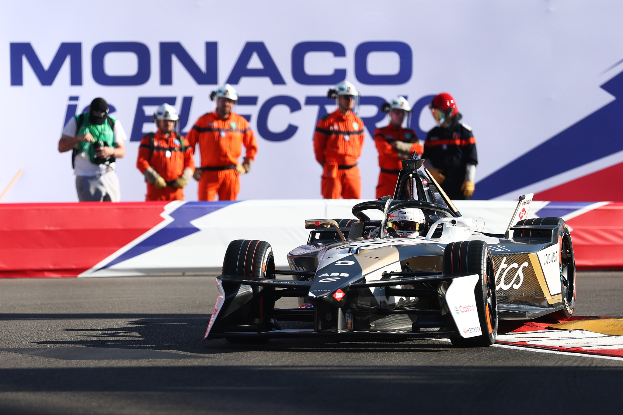 MONTE-CARLO, MONACO - 17 DE MAYO: David Coulthard pilota el GEN4 en pista durante la sesión de entre