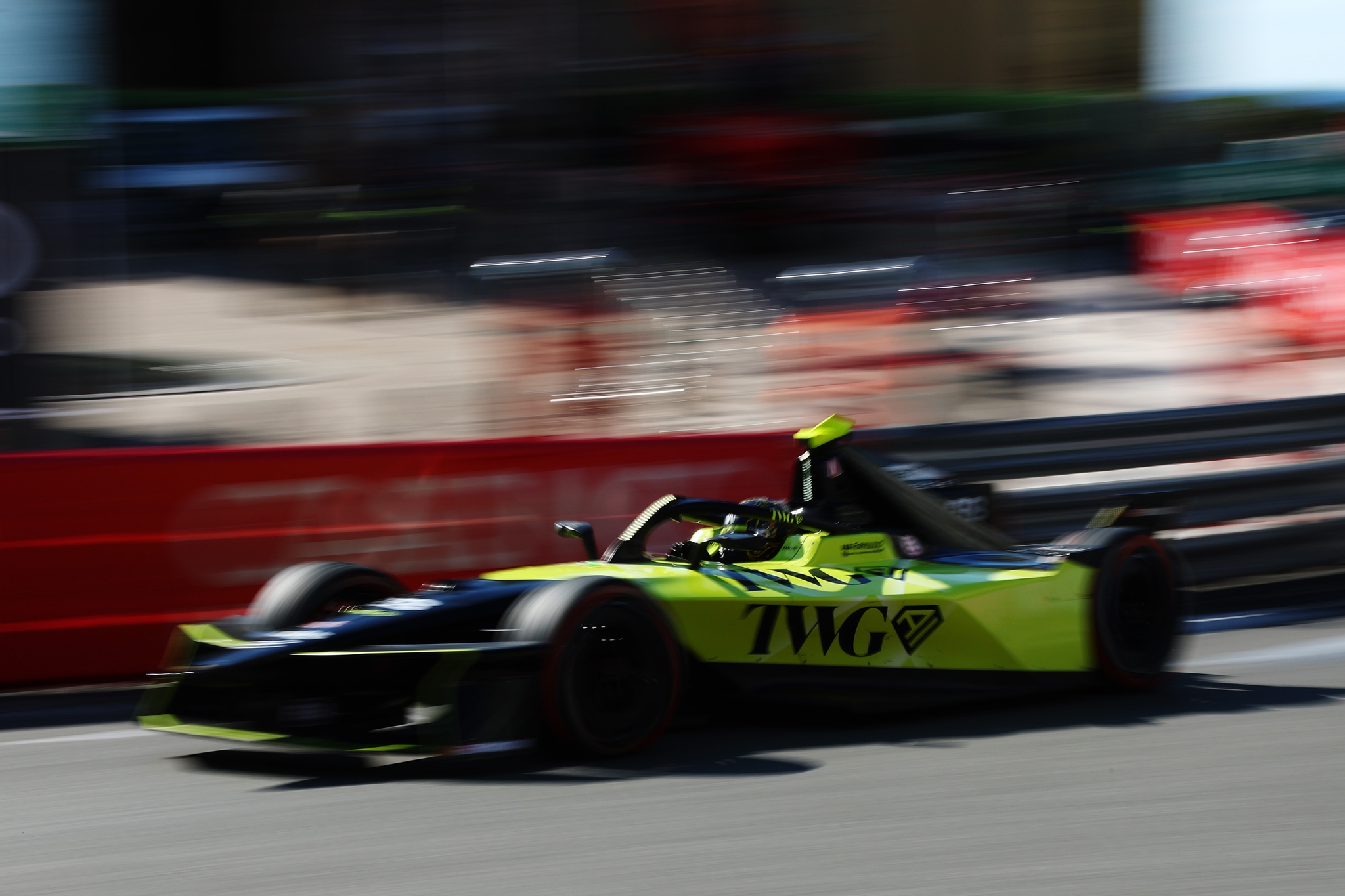 MONTE-CARLO, MONACO - 17 DE MAYO: David Coulthard pilota el GEN4 en pista durante la sesión de entre