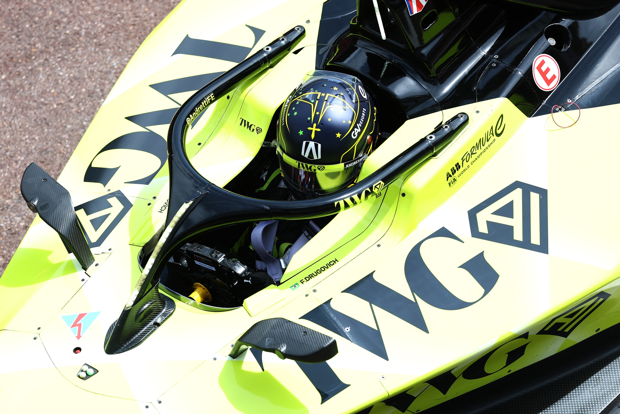 MONTE-CARLO, MONACO - 17 DE MAYO: David Coulthard pilota el GEN4 en pista durante la sesión de entre