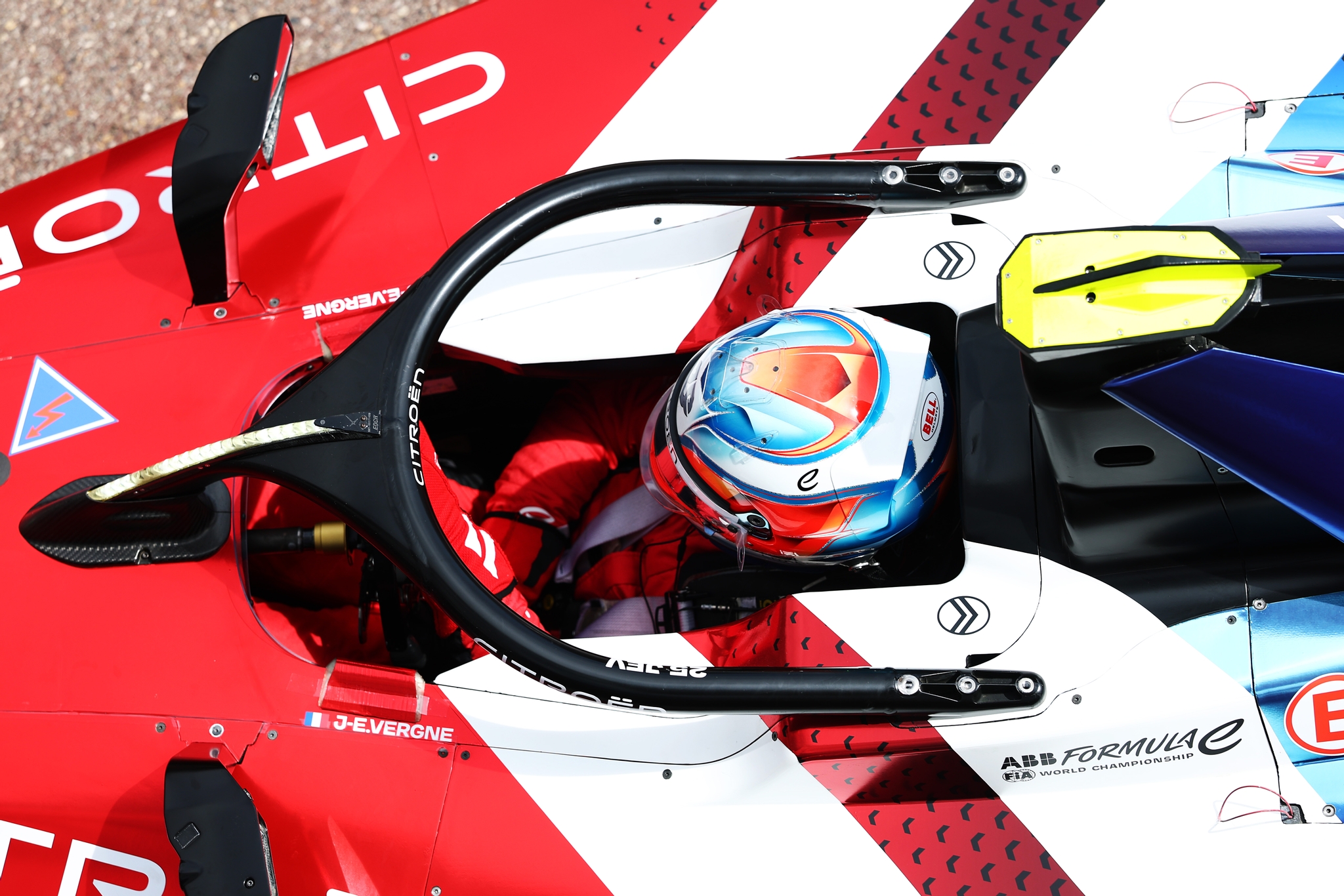 MONTE-CARLO, MONACO - 17 DE MAYO: David Coulthard pilota el GEN4 en pista durante la sesión de entre