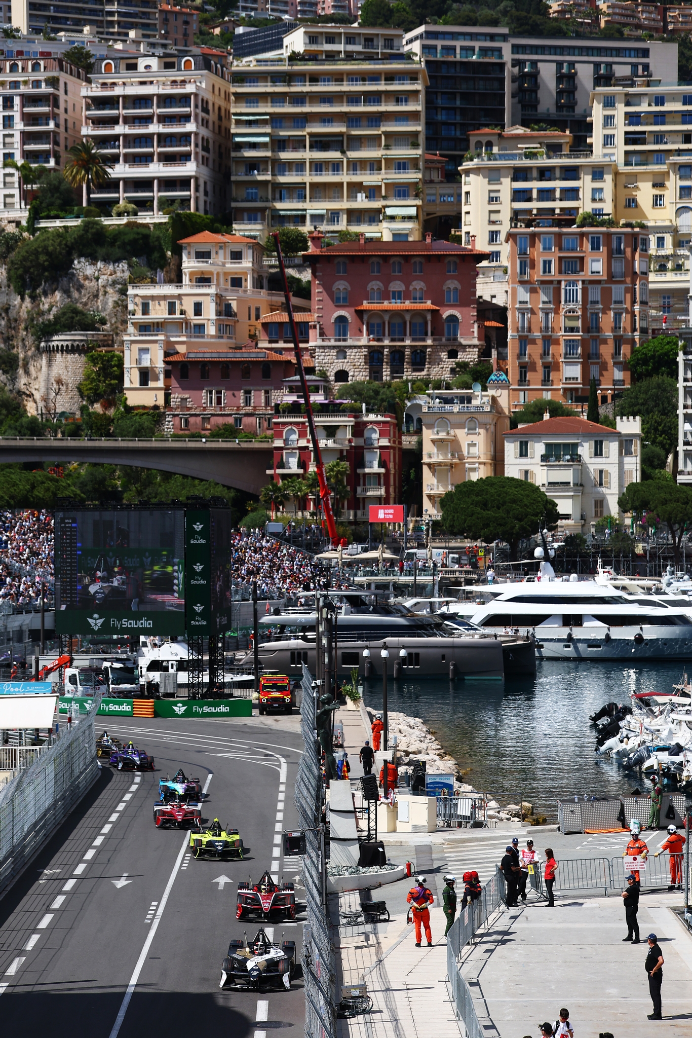 MONTE-CARLO, MONACO - 17 DE MAYO: David Coulthard pilota el GEN4 en pista durante la sesión de entre