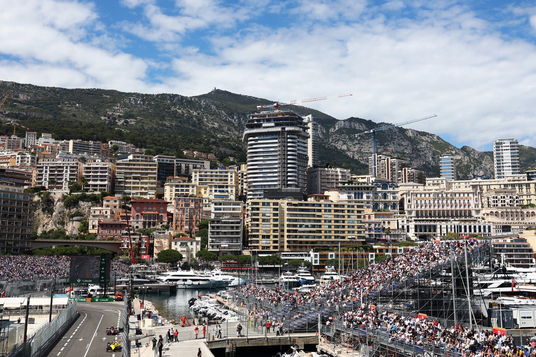 MONTE-CARLO, MONACO - 17 DE MAYO: David Coulthard pilota el GEN4 en pista durante la sesión de entre