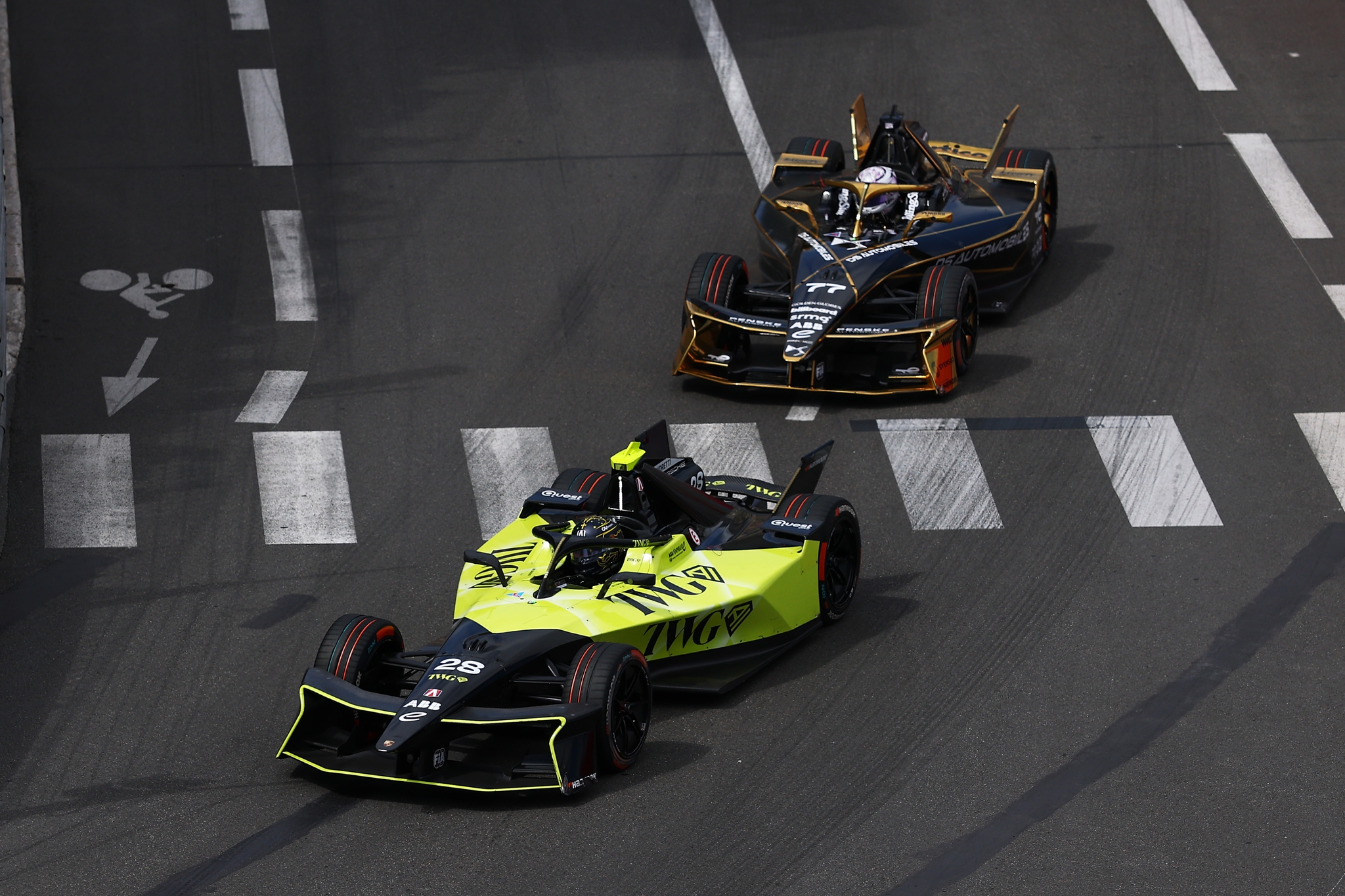 MONTE-CARLO, MONACO - 17 DE MAYO: David Coulthard pilota el GEN4 en pista durante la sesión de entre