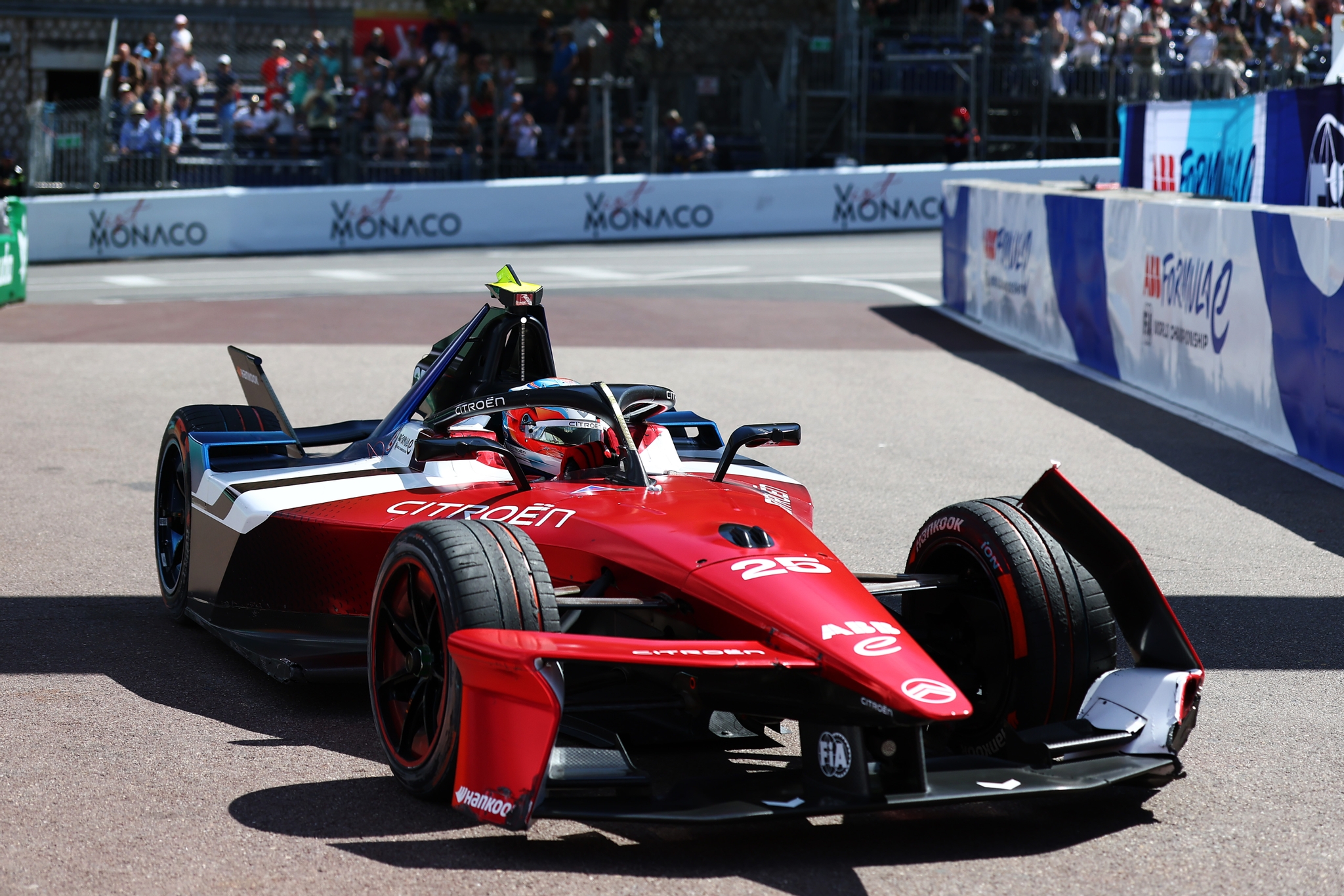 MONTE-CARLO, MONACO - 17 DE MAYO: David Coulthard pilota el GEN4 en pista durante la sesión de entre