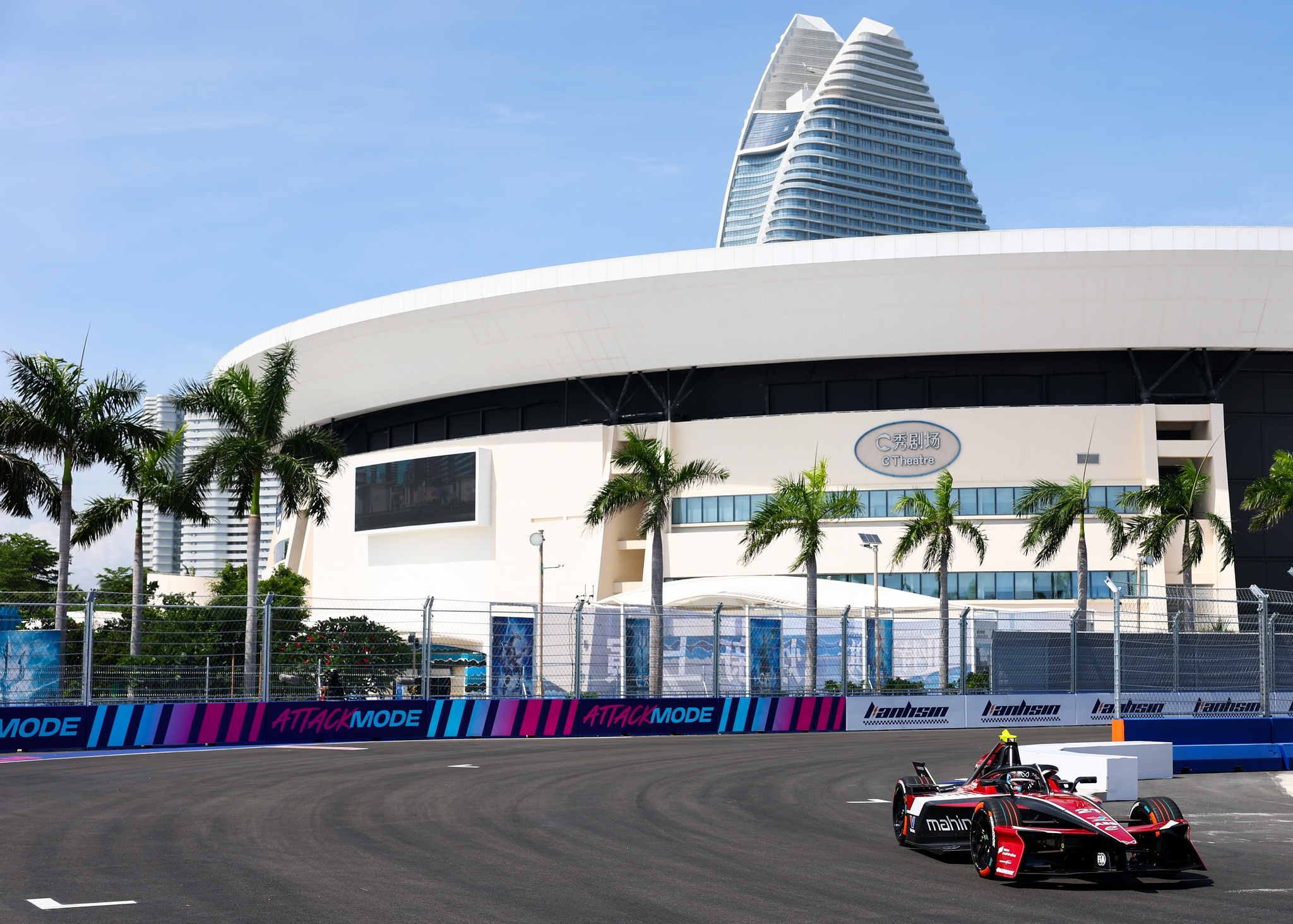 Nyck de Vries de los Países Bajos pilotando el (21) Mahindra Racing Mahi
