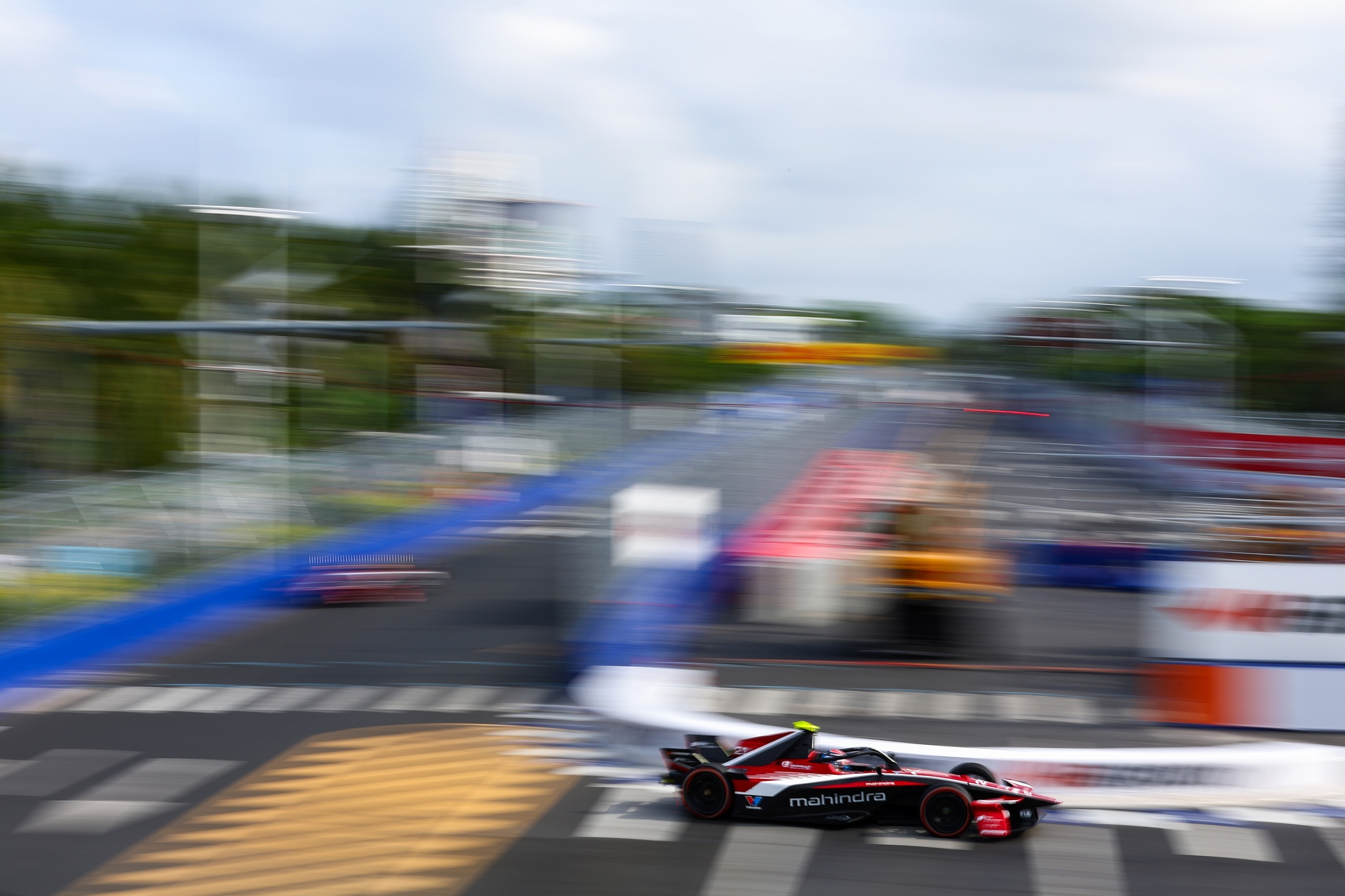 Nyck de Vries de los Países Bajos pilotando el (21) Mahindra Racing Mahi