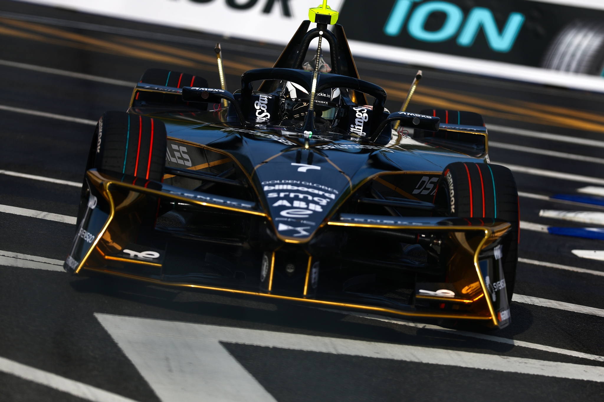 Maximilian Gunther de Alemania pilotando el (7) DS Penske DS E-Tense FE2