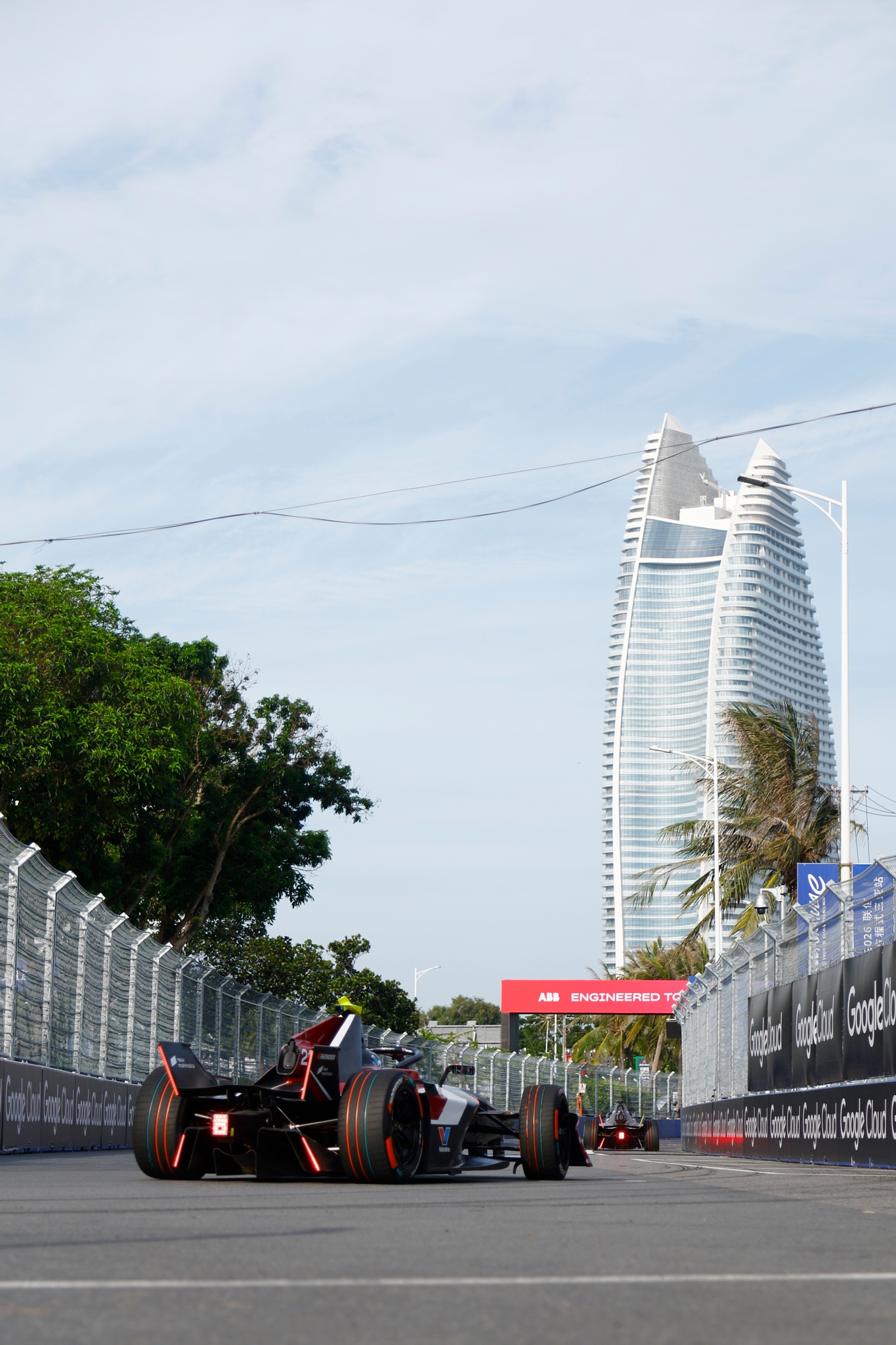 Nyck de Vries de los Países Bajos pilotando el (21) Mahindra Racing Mahi