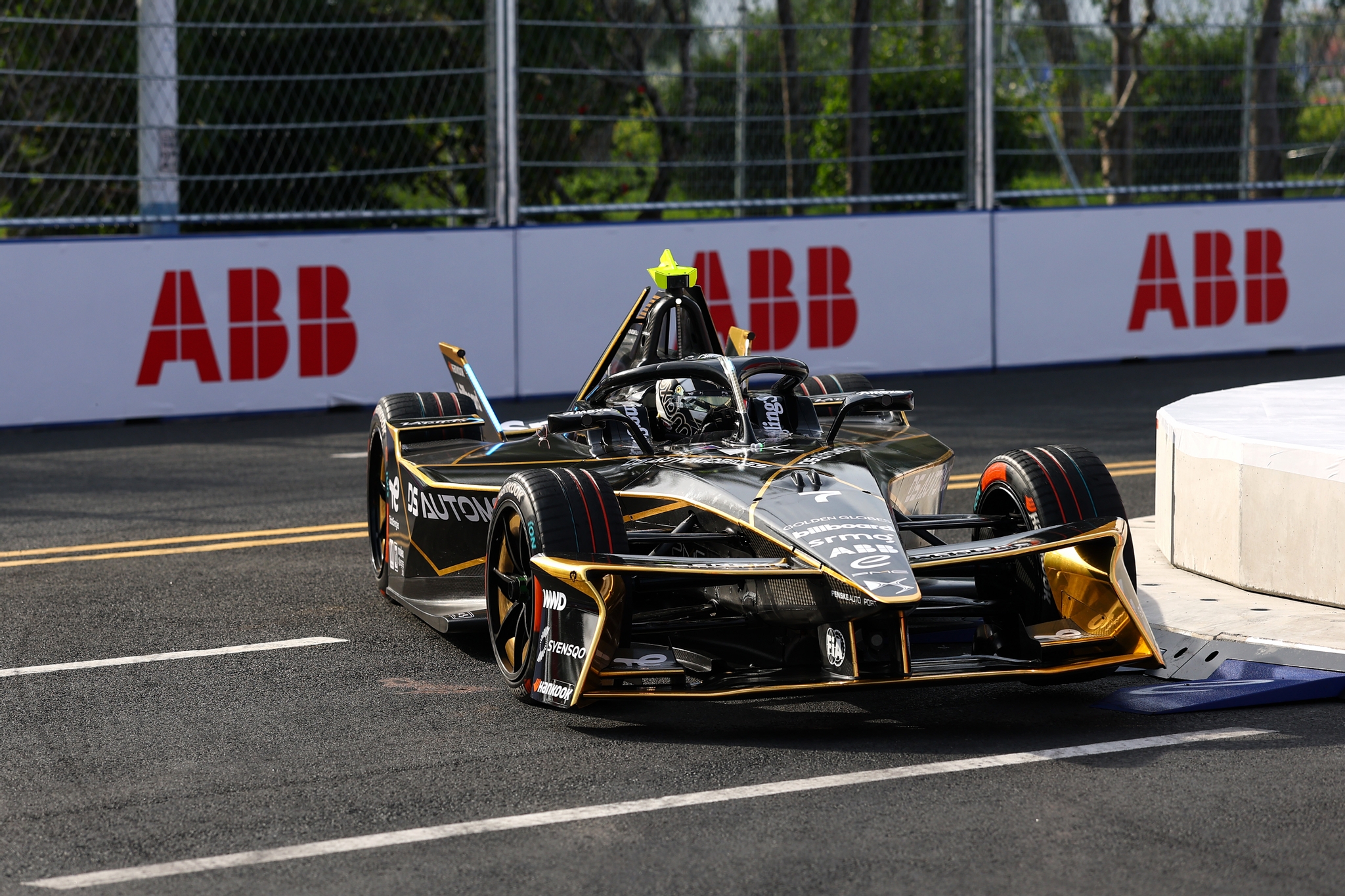 Maximilian Gunther de Alemania pilotando el (7) DS Penske DS E-Tense FE2