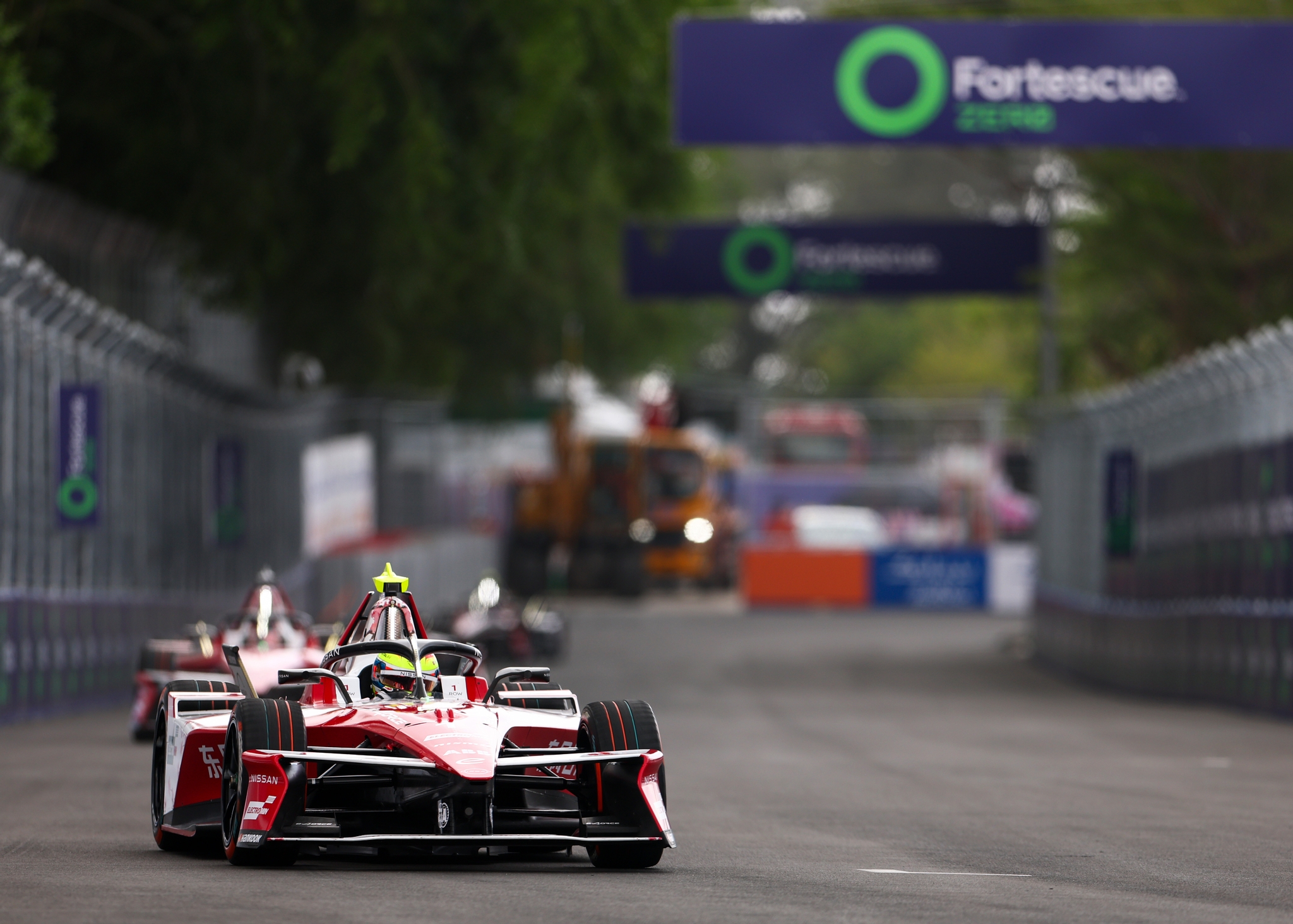 Oliver Rowland de Gran Bretaña pilotando el (1) Nissan Formula E Team Ni