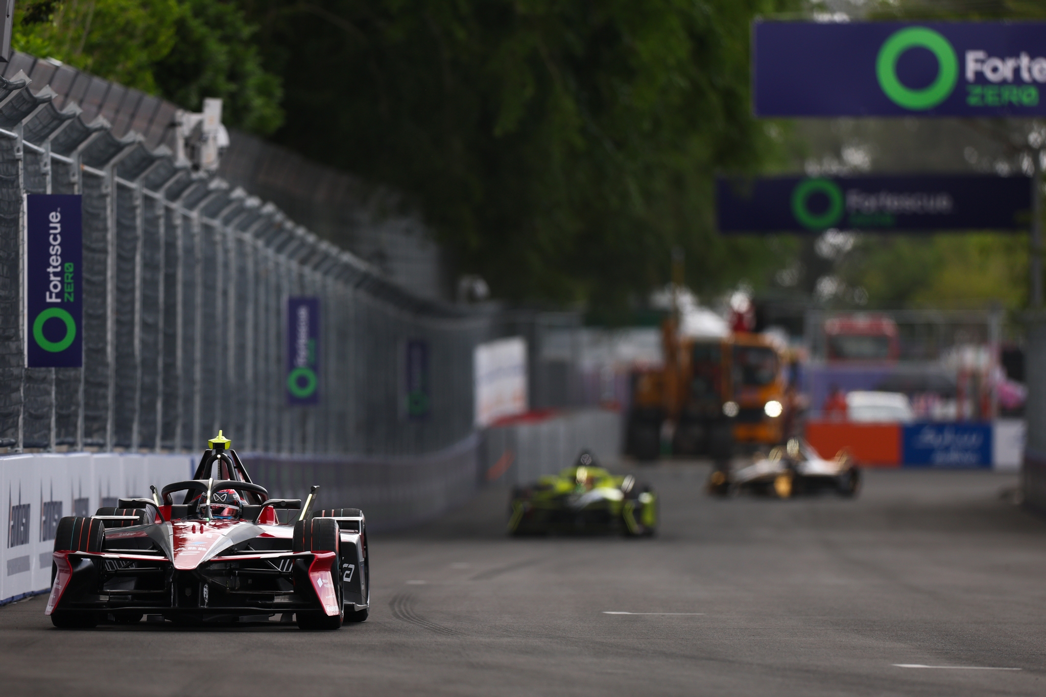 Nyck de Vries de los Países Bajos pilotando el (21) Mahindra Racing Mahi