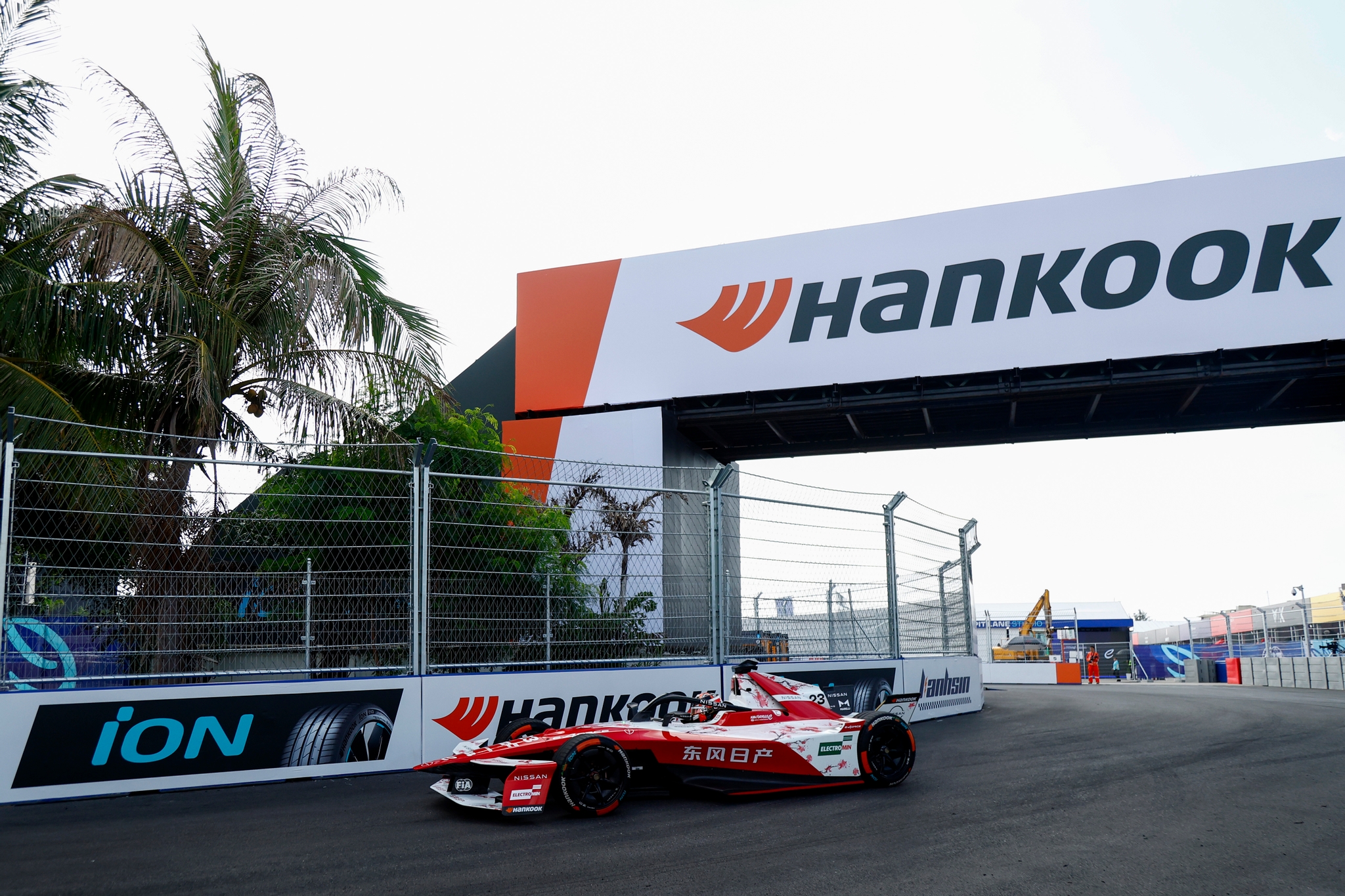 Norman Nato de Francia pilotando el (23) Nissan Formula E Team Nissan e-