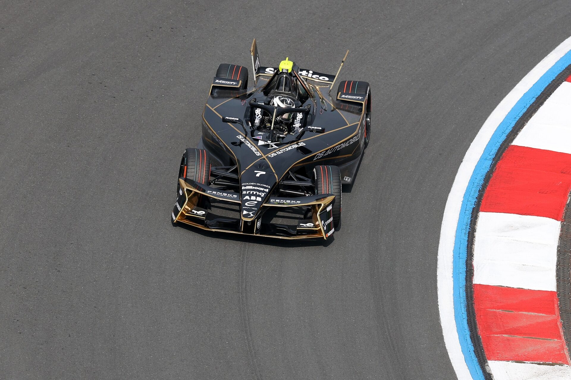 Maximilian Gunther de Alemania pilotando el (7) DS Penske DS E-Tense FE25 en pista during qualifying