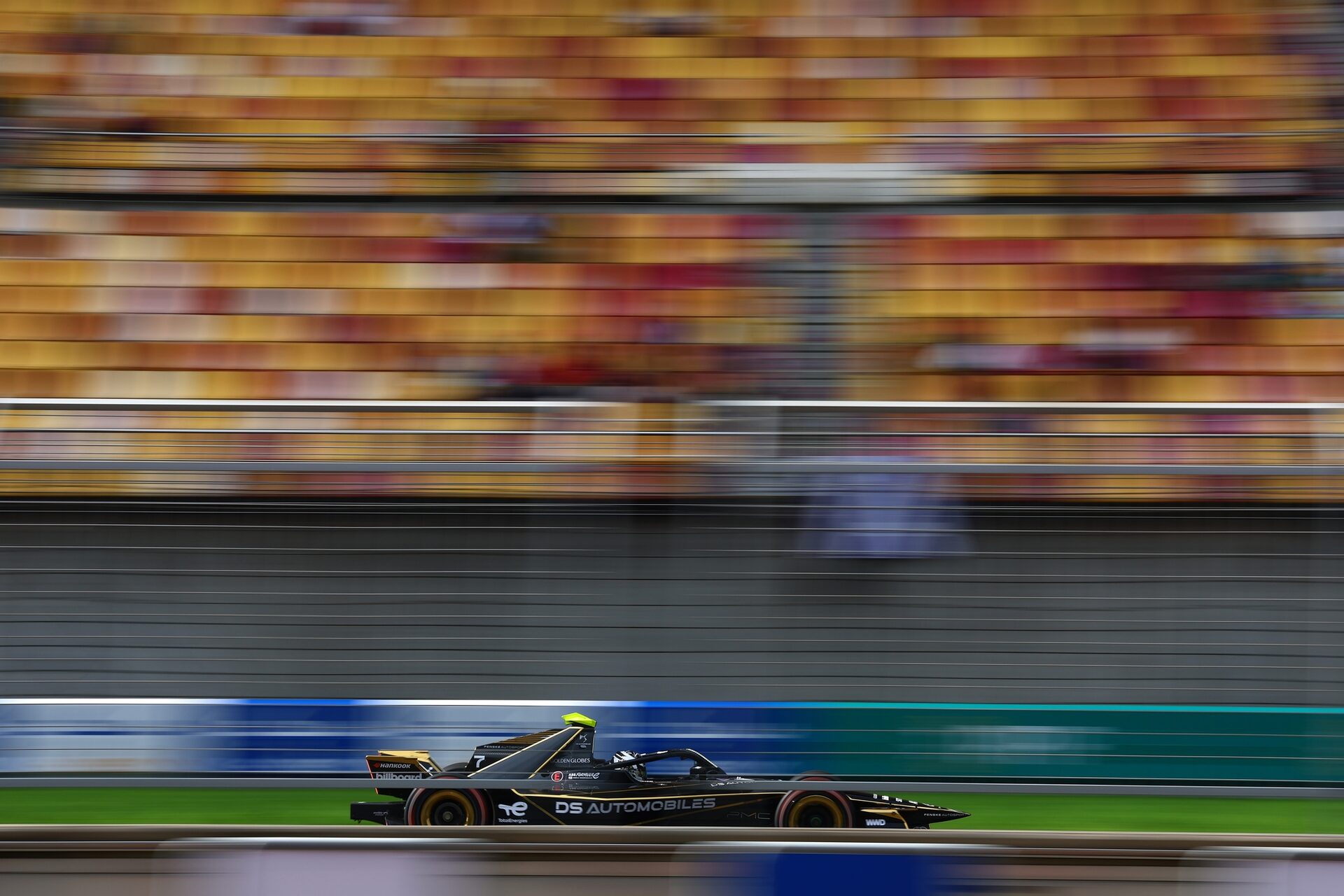Maximilian Gunther de Alemania pilotando el (7) DS Penske DS E-Tense FE25 en pista during qualifying