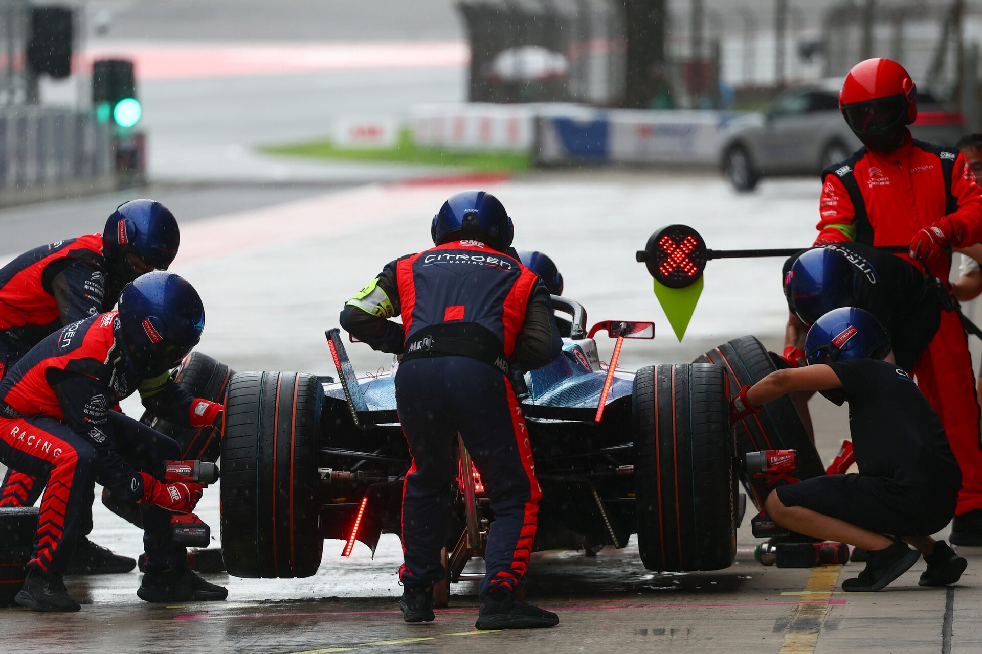 Jean-Eric Vergne de Francia pilotando el (25) Citroen Racing e-CX makes a Pit Boost pitstop durante 