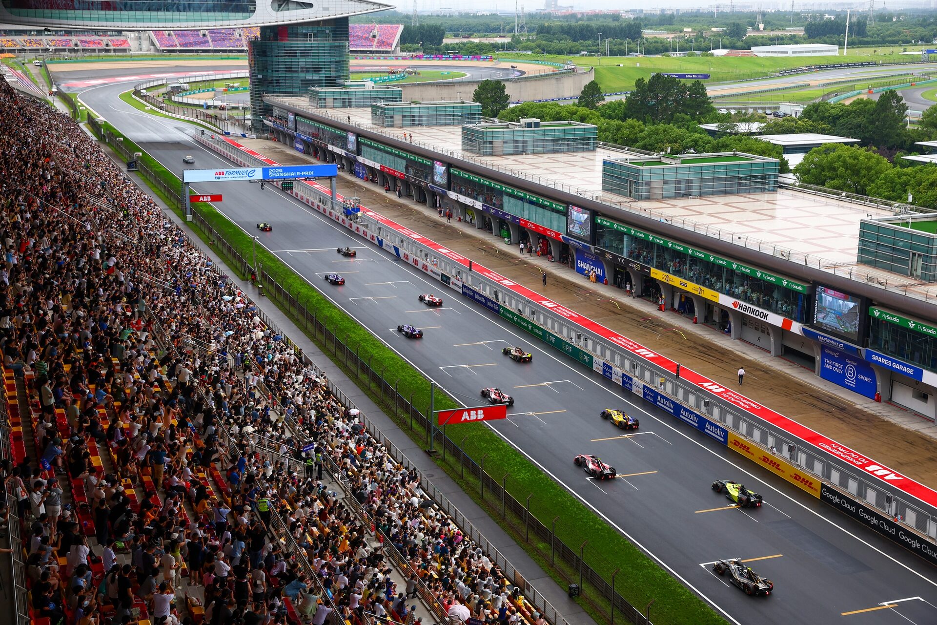 Una vista general de la parrilla de salida durante el Shanghai E-Prix, Ronda 13 del Campeonato Mundial de Fórmula E 