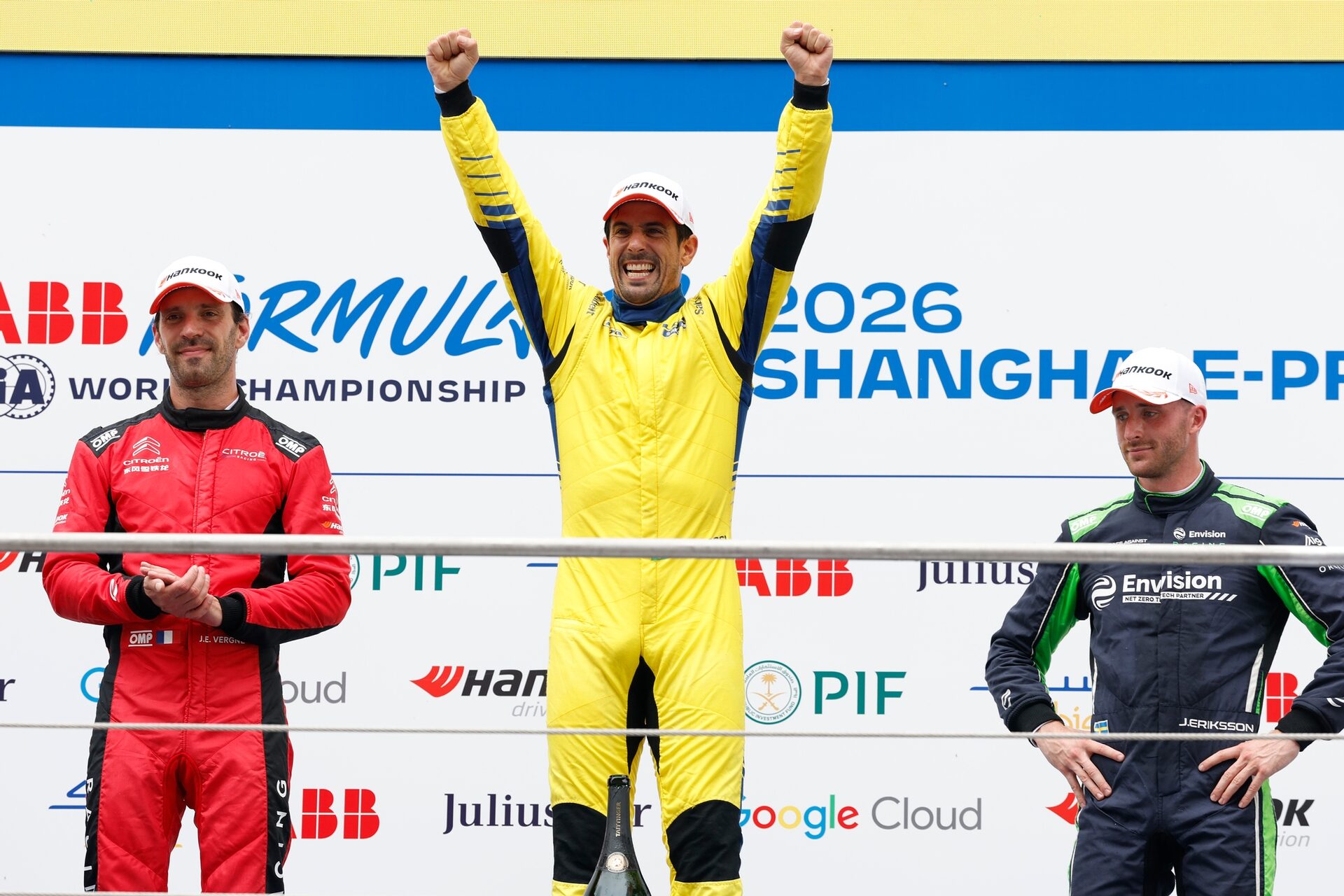 El segundo clasificado Jean-Eric Vergne de Francia y el Citroen Racing, El ganador de la carrera Lucas di Grassi de Brasil 