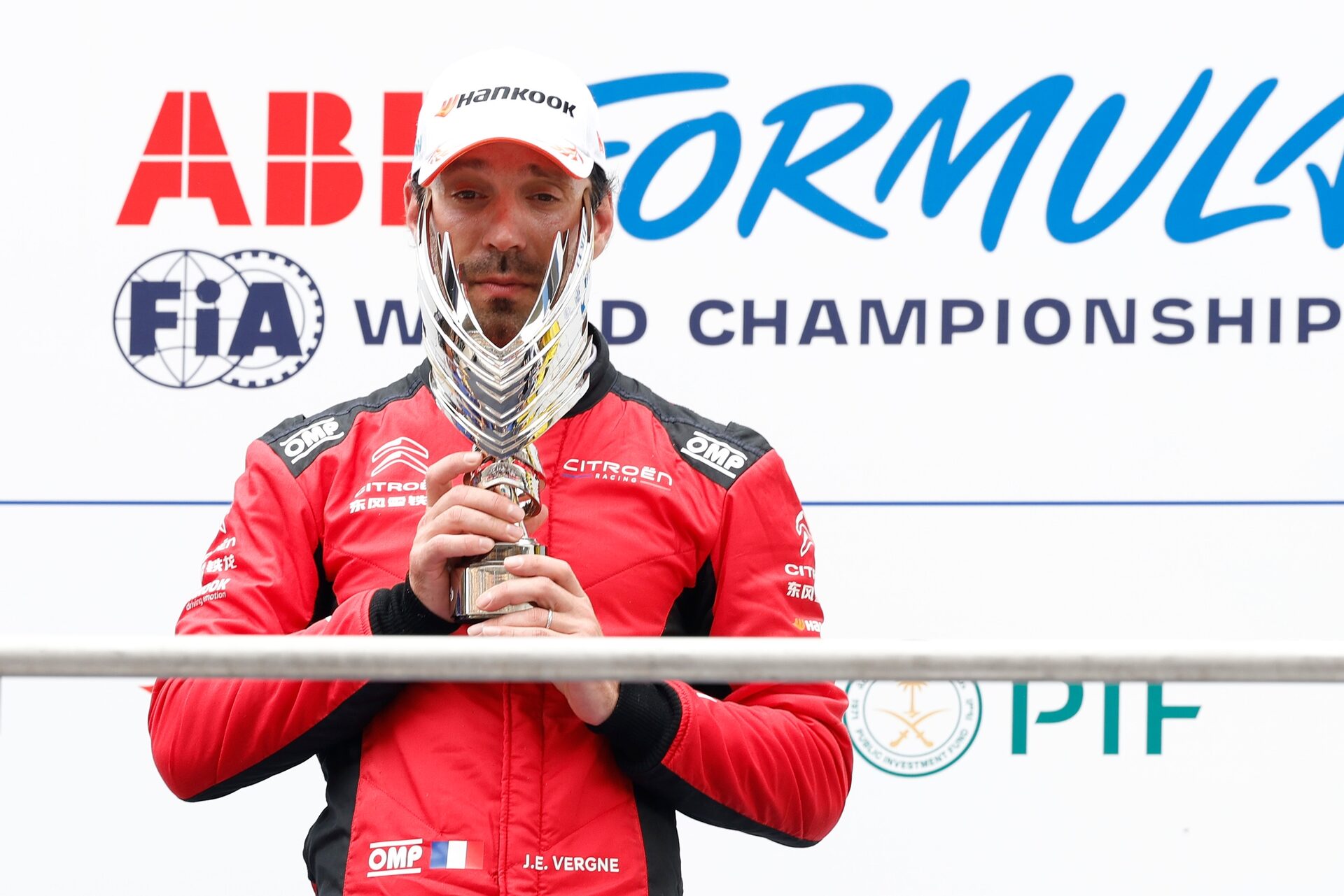 El segundo clasificado Jean-Eric Vergne de Francia y el Citroen Racing celebra en el podio durante el Sha